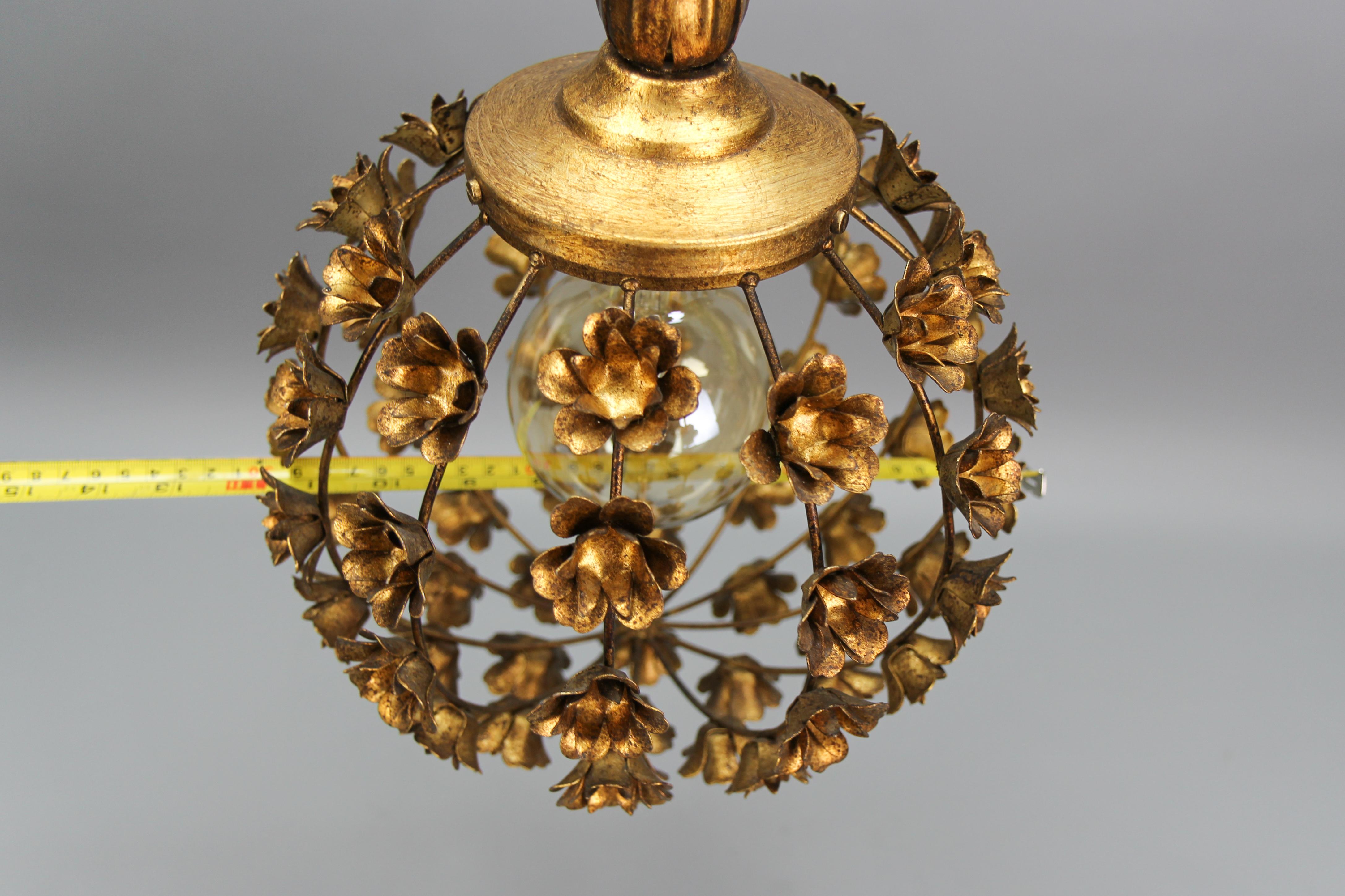 Hollywood Regency Style Gilt Metal Floral Sphere Pendant Light, Italy, 1970s For Sale 15