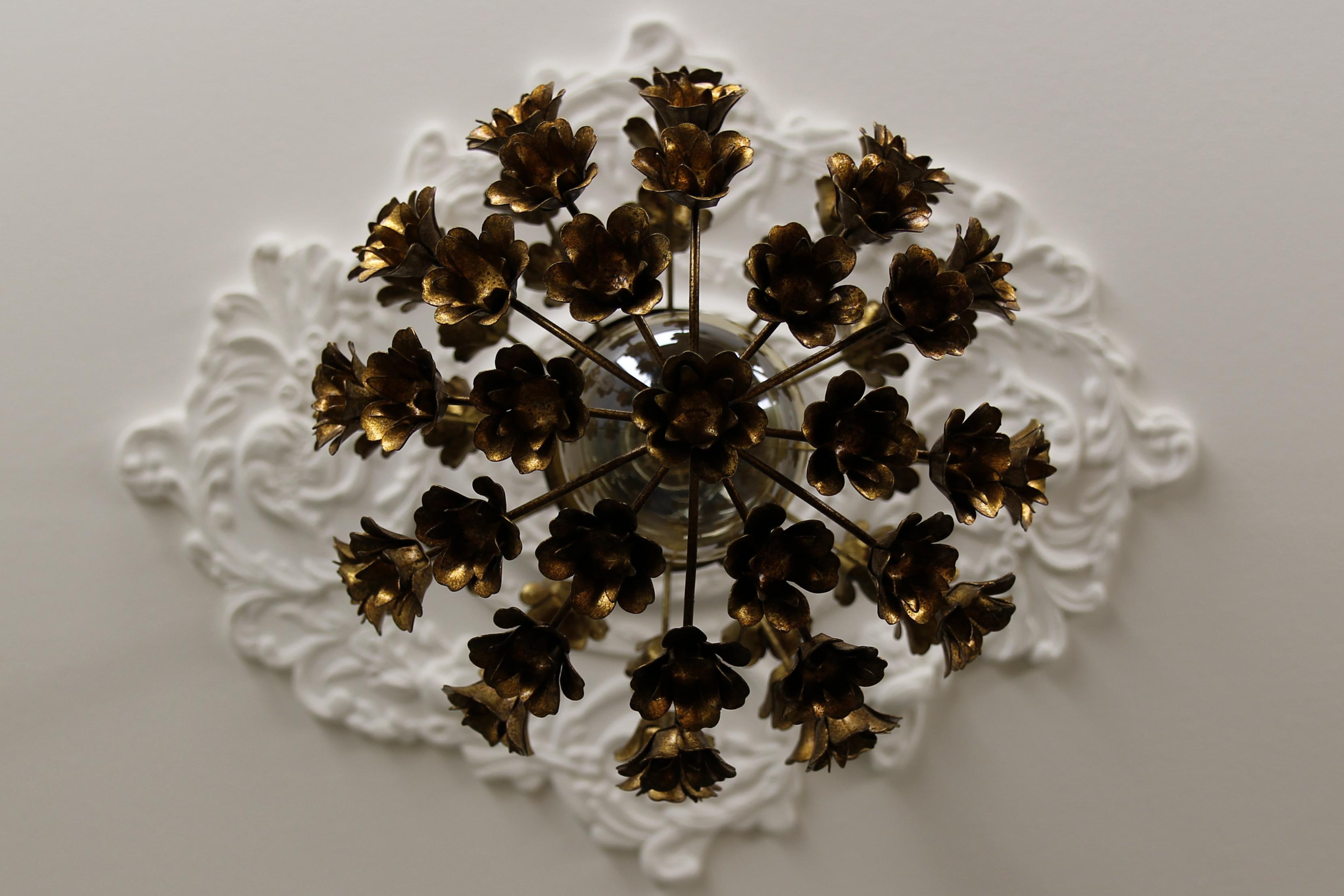 Hollywood Regency Style Gilt Metal Floral Sphere Pendant Light, Italy, 1970s For Sale 3