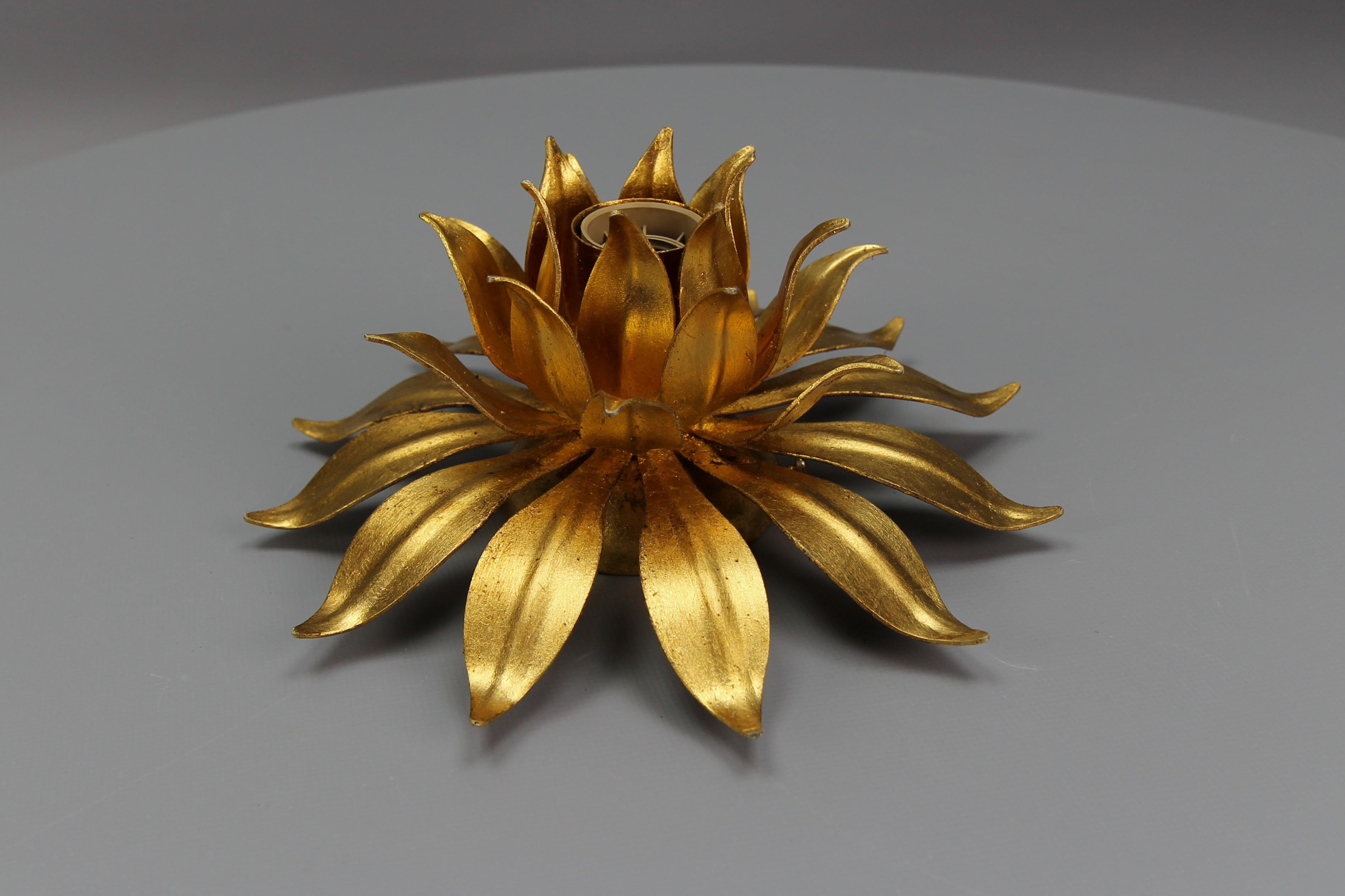 Hollywood Regency Style Gilt Metal Flower Shaped Flush Mount or Wall Light For Sale 6