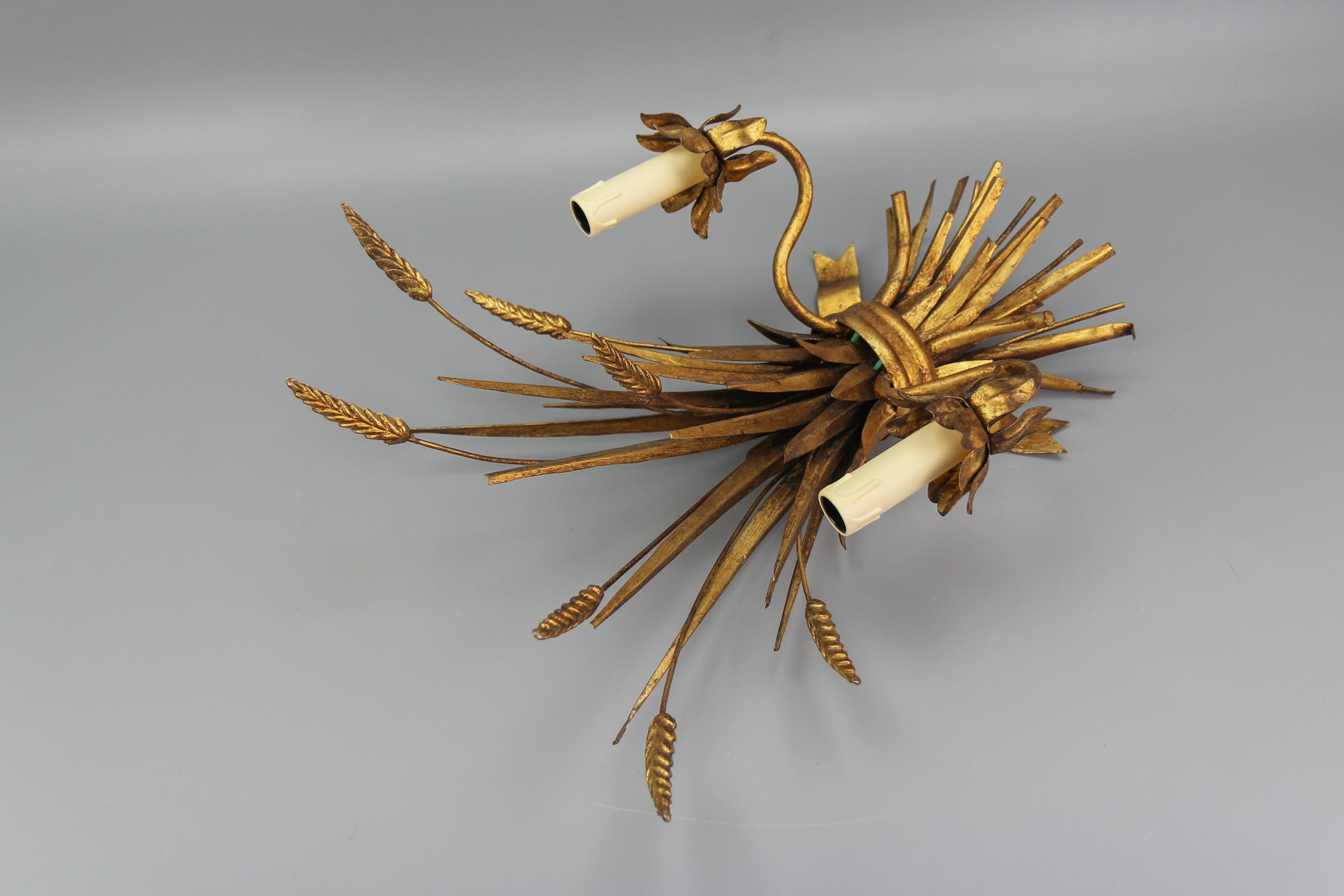 Hollywood Regency Style Gilt Metal Wheat Sheaf Wall Sconce, 1960s For Sale 4