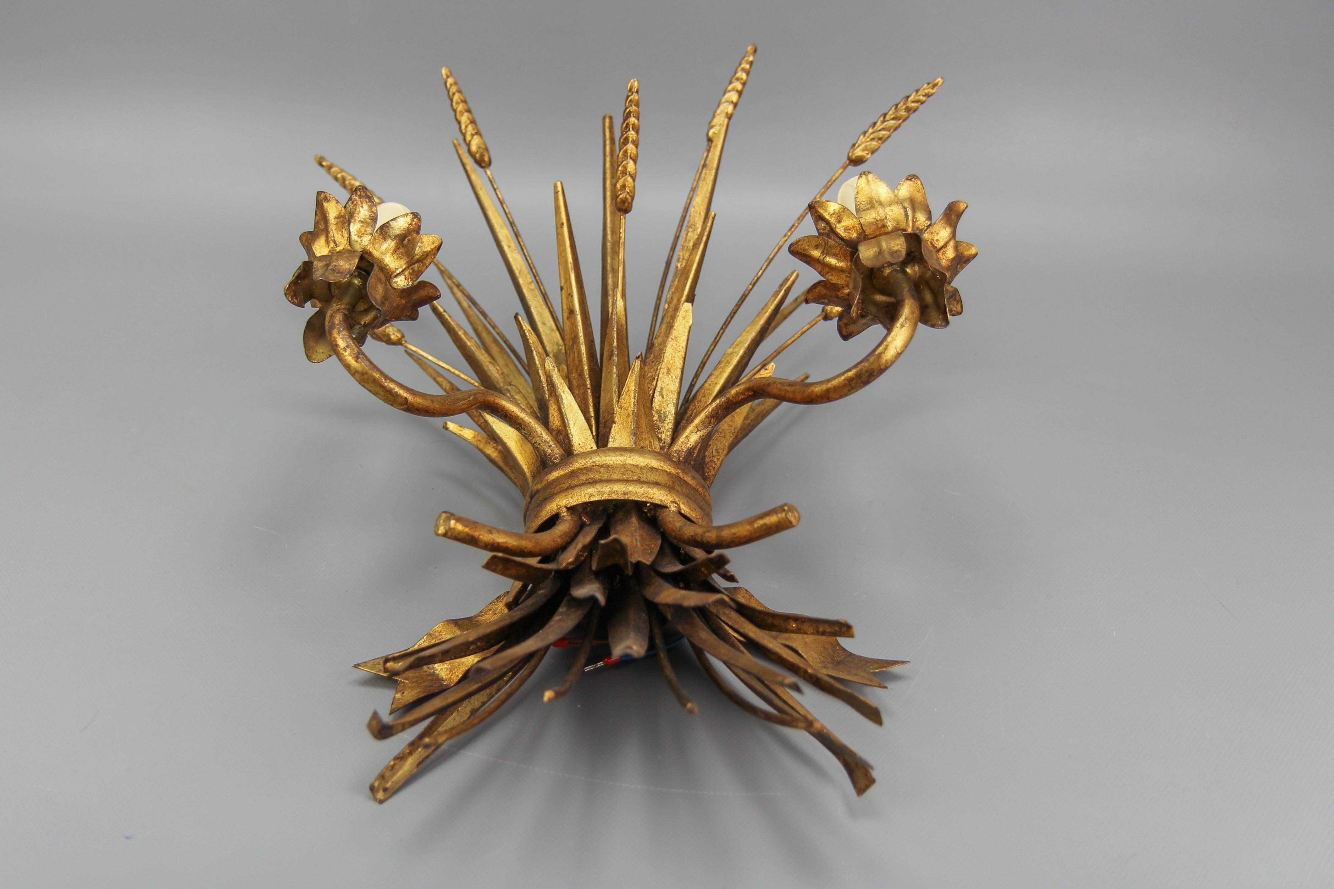 Hollywood Regency Style Gilt Metal Wheat Sheaf Wall Sconce, 1960s For Sale 9