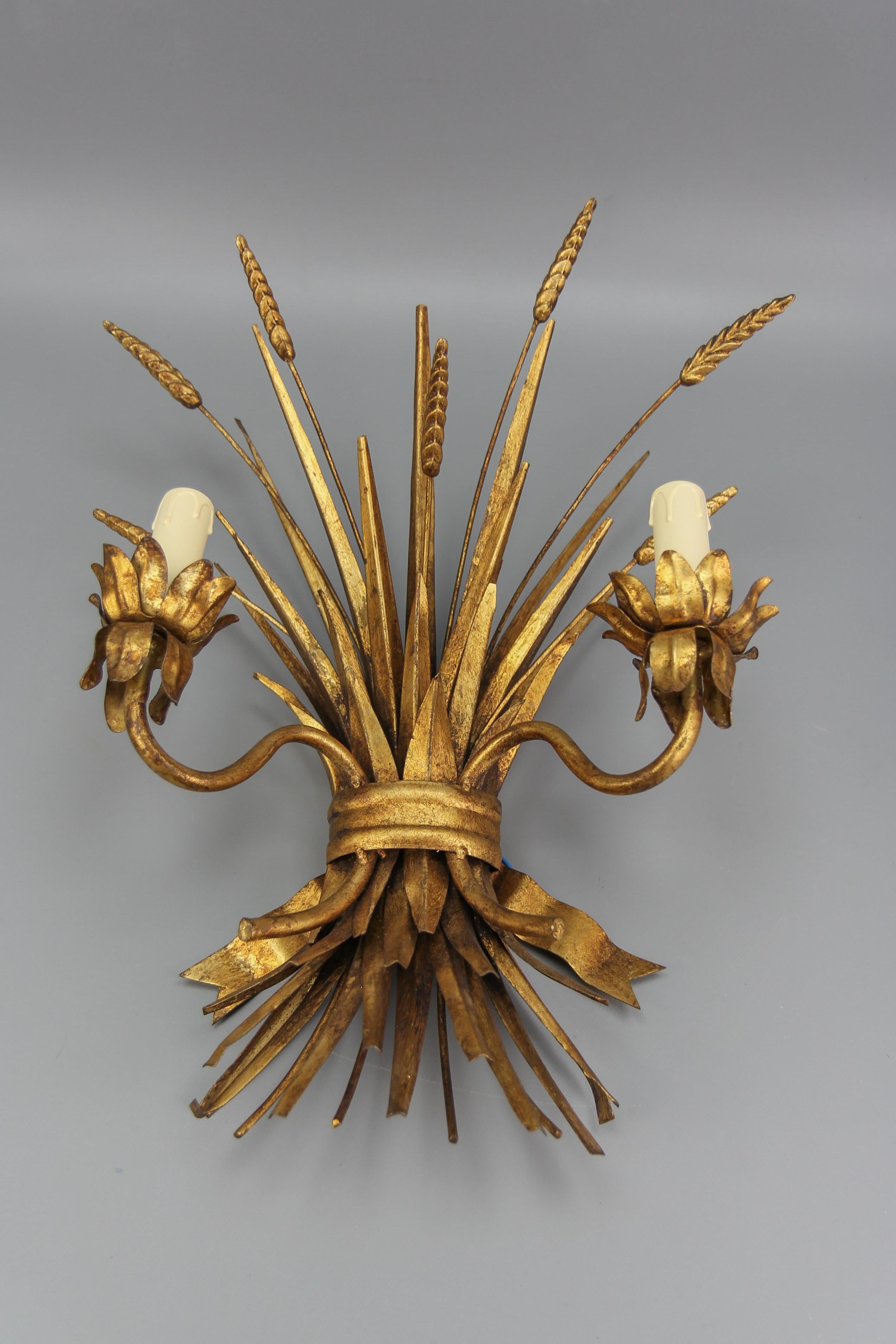 Hollywood Regency Style Gilt Metal Wheat Sheaf Wall Sconce, 1960s In Good Condition For Sale In Barntrup, DE