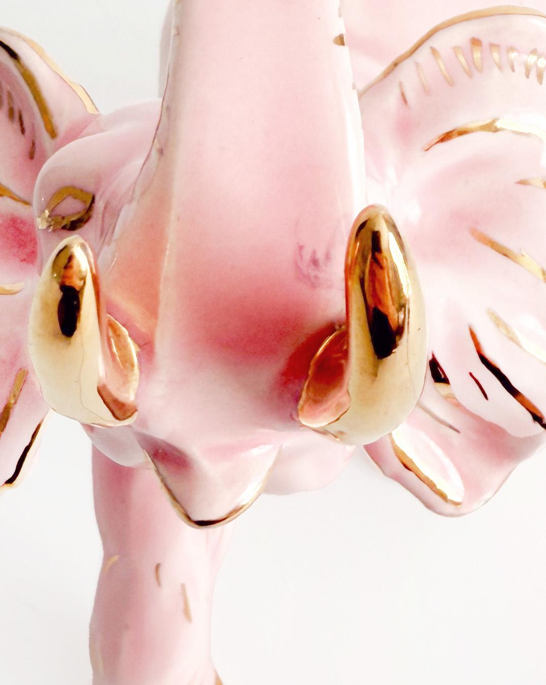 Figurina di elefante in stile Hollywood Regency in oro e rosa lucido in vendita 3