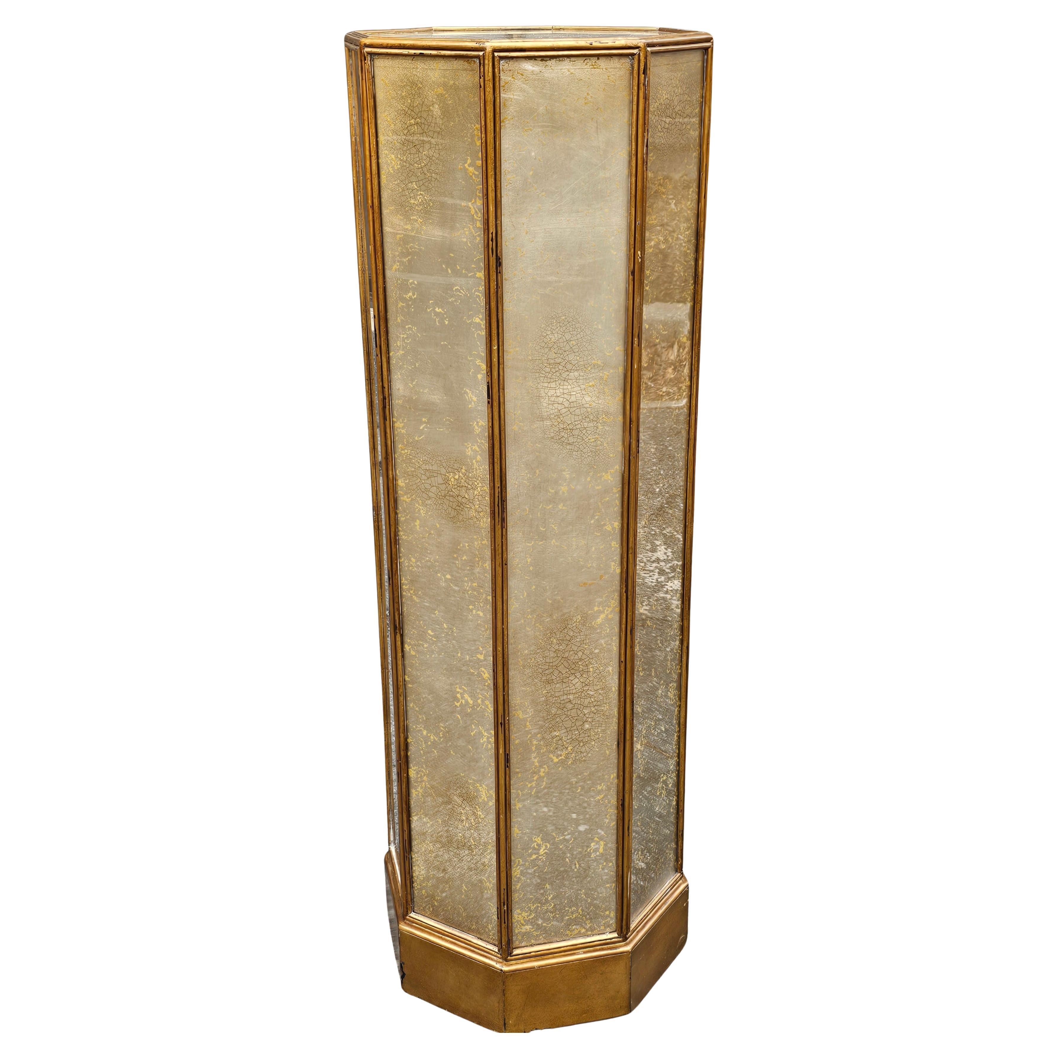 Achteckiger Hollywood-Regency-Sockel aus goldfarben gesprenkeltem Glas im Hollywood-Regency-Stil