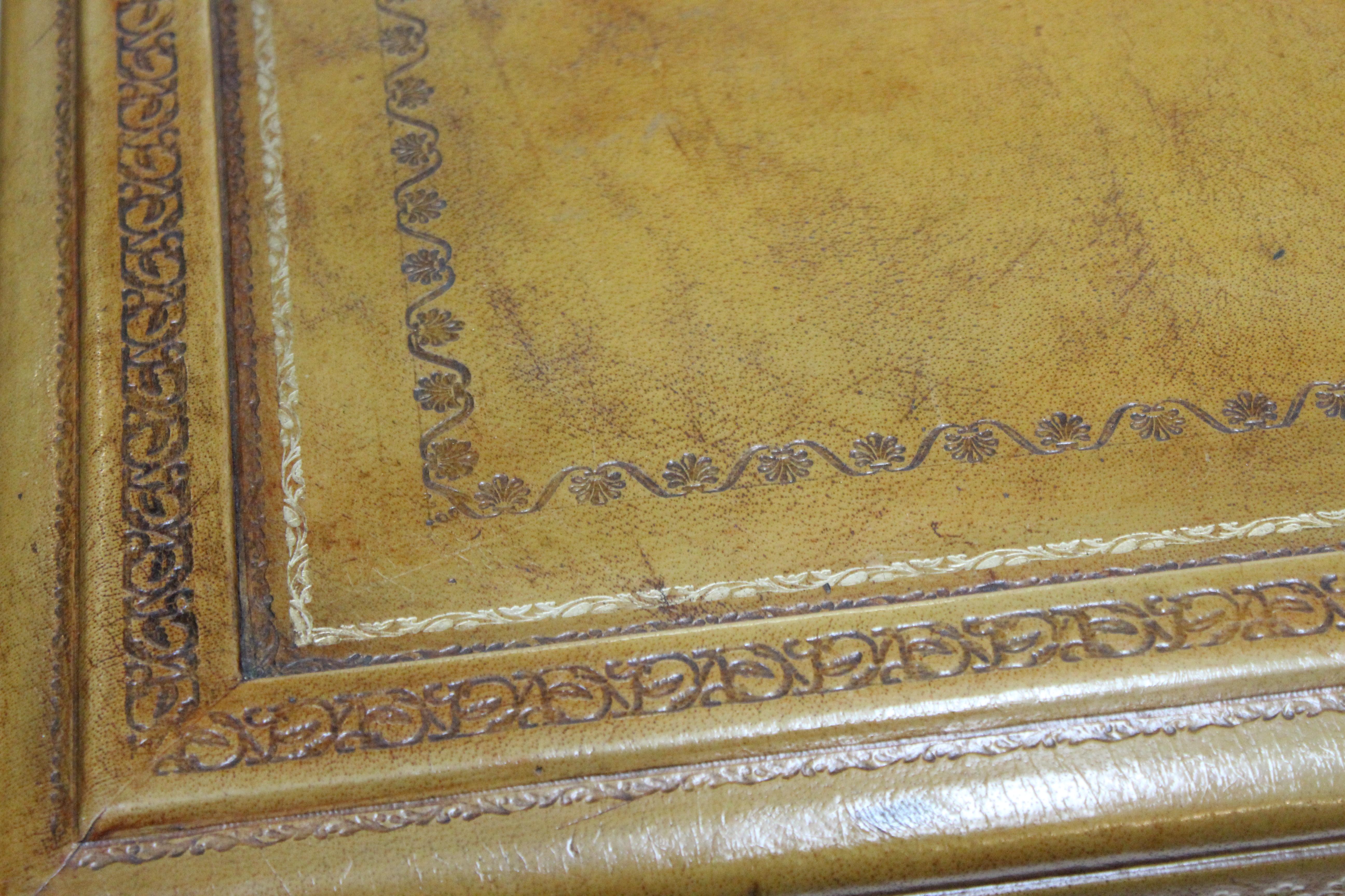 Hollywood Regency Style Maitland Smith Leather Top Console with Crossed Swords In Good Condition In Astoria, NY