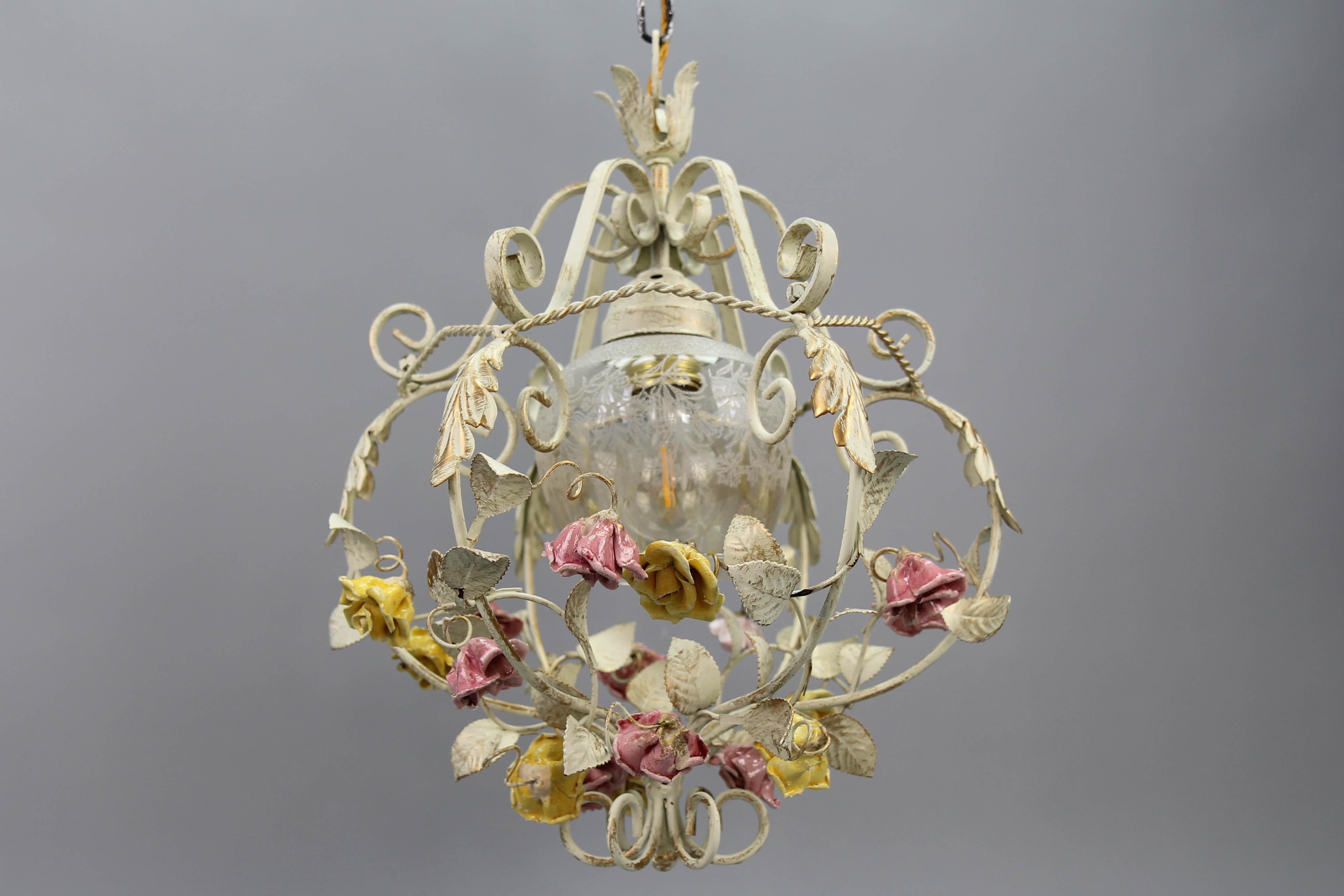 Hollywood Regency Style Metal and Glass Chandelier with Porcelain Roses, 1970s For Sale 6