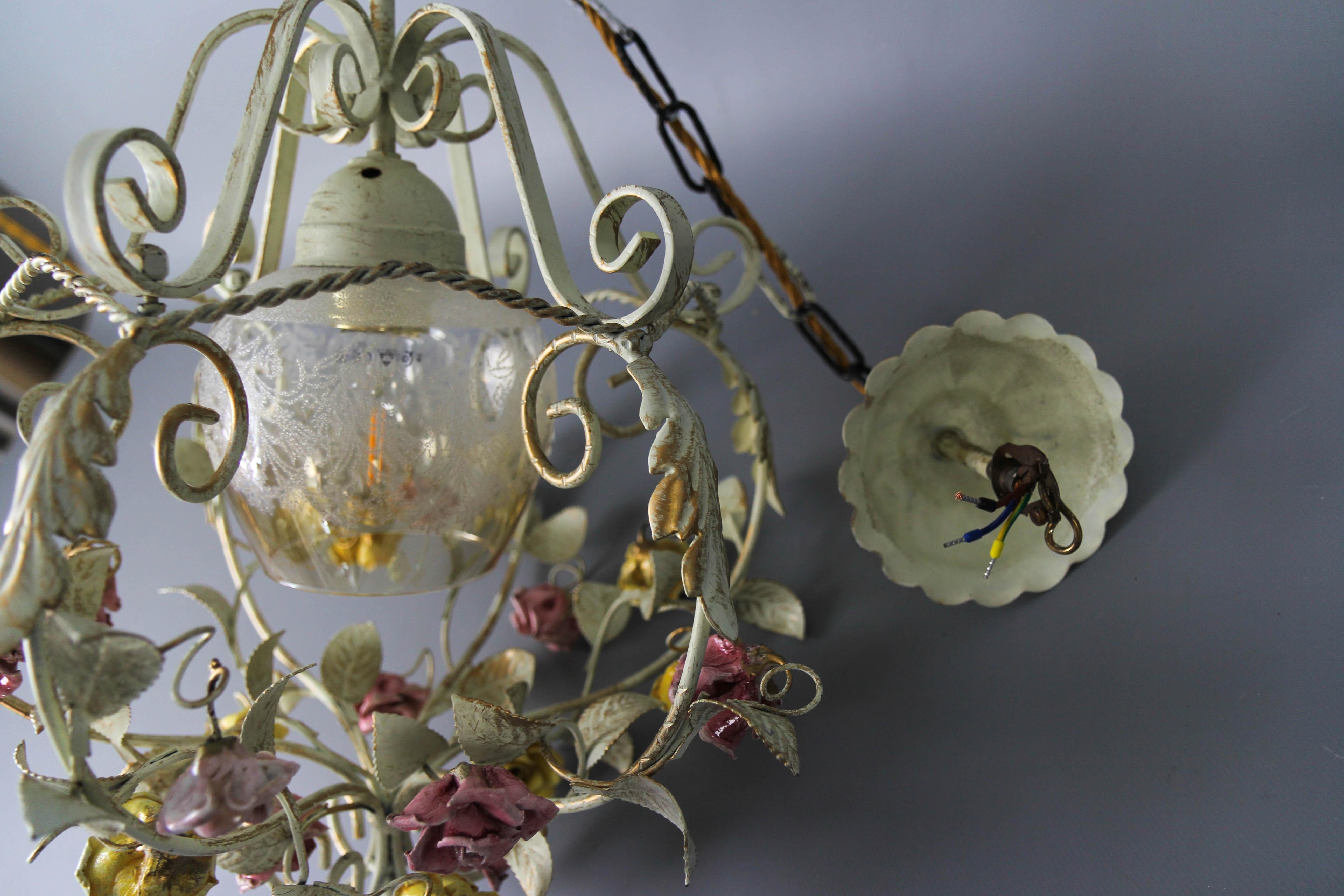 Hollywood Regency Style Metal and Glass Chandelier with Porcelain Roses, 1970s For Sale 10