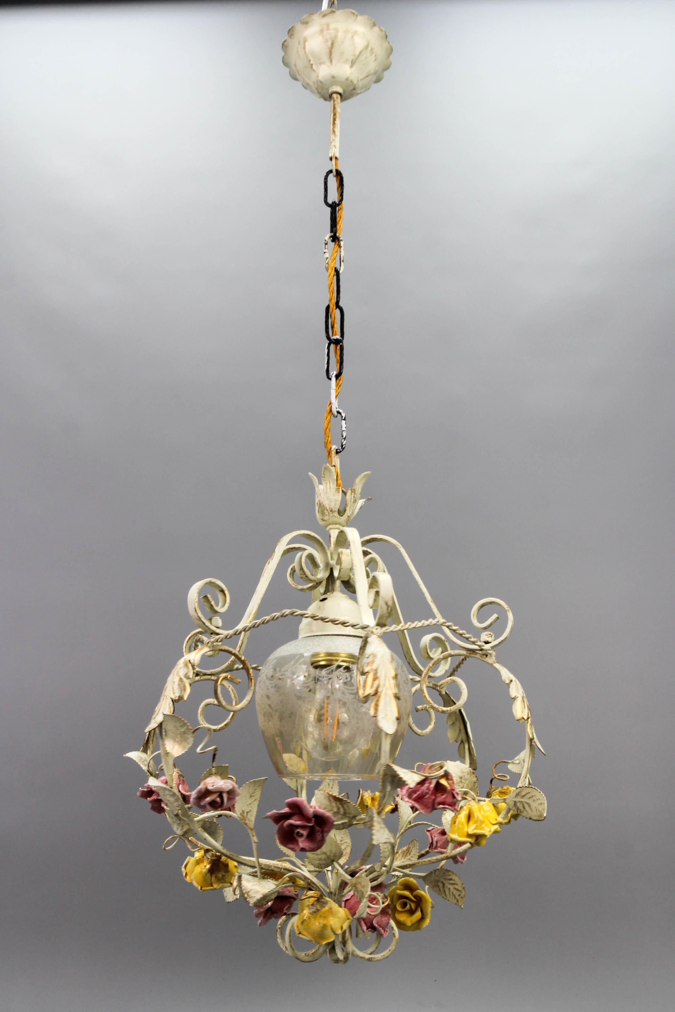Late 20th Century Hollywood Regency Style Metal and Glass Chandelier with Porcelain Roses, 1970s For Sale