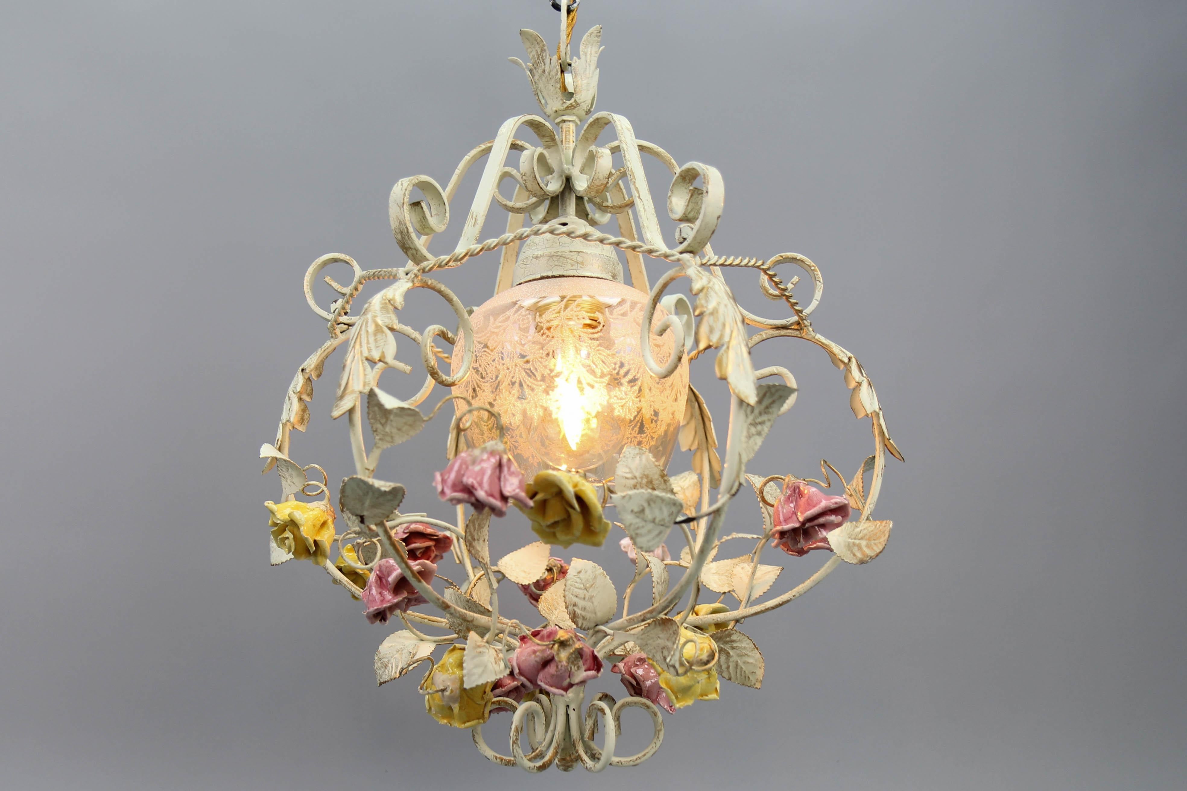 Hollywood Regency Style Metal and Glass Chandelier with Porcelain Roses, 1970s For Sale 3