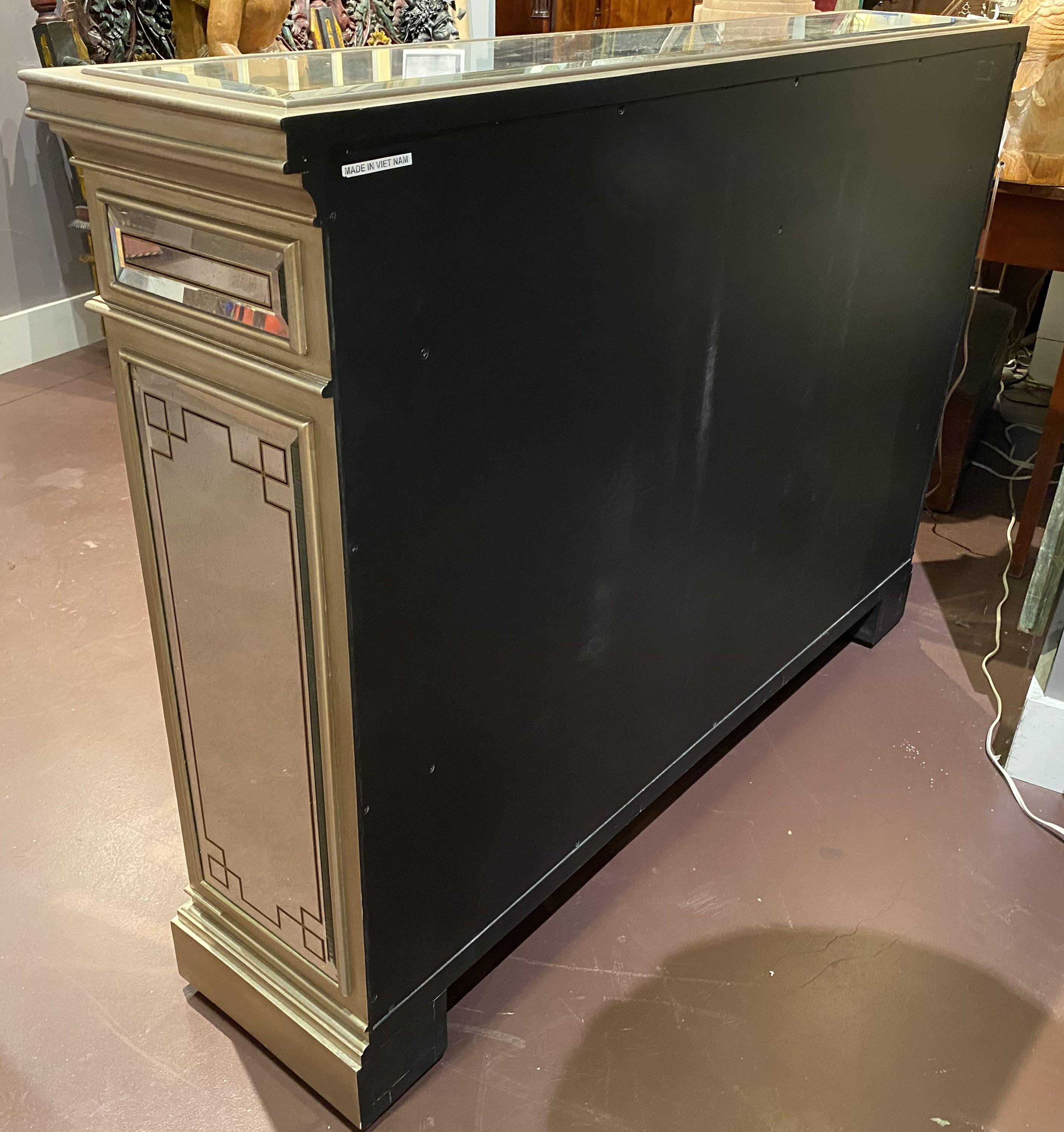 Armadio o console a specchio in stile Hollywood Regency in vendita 3