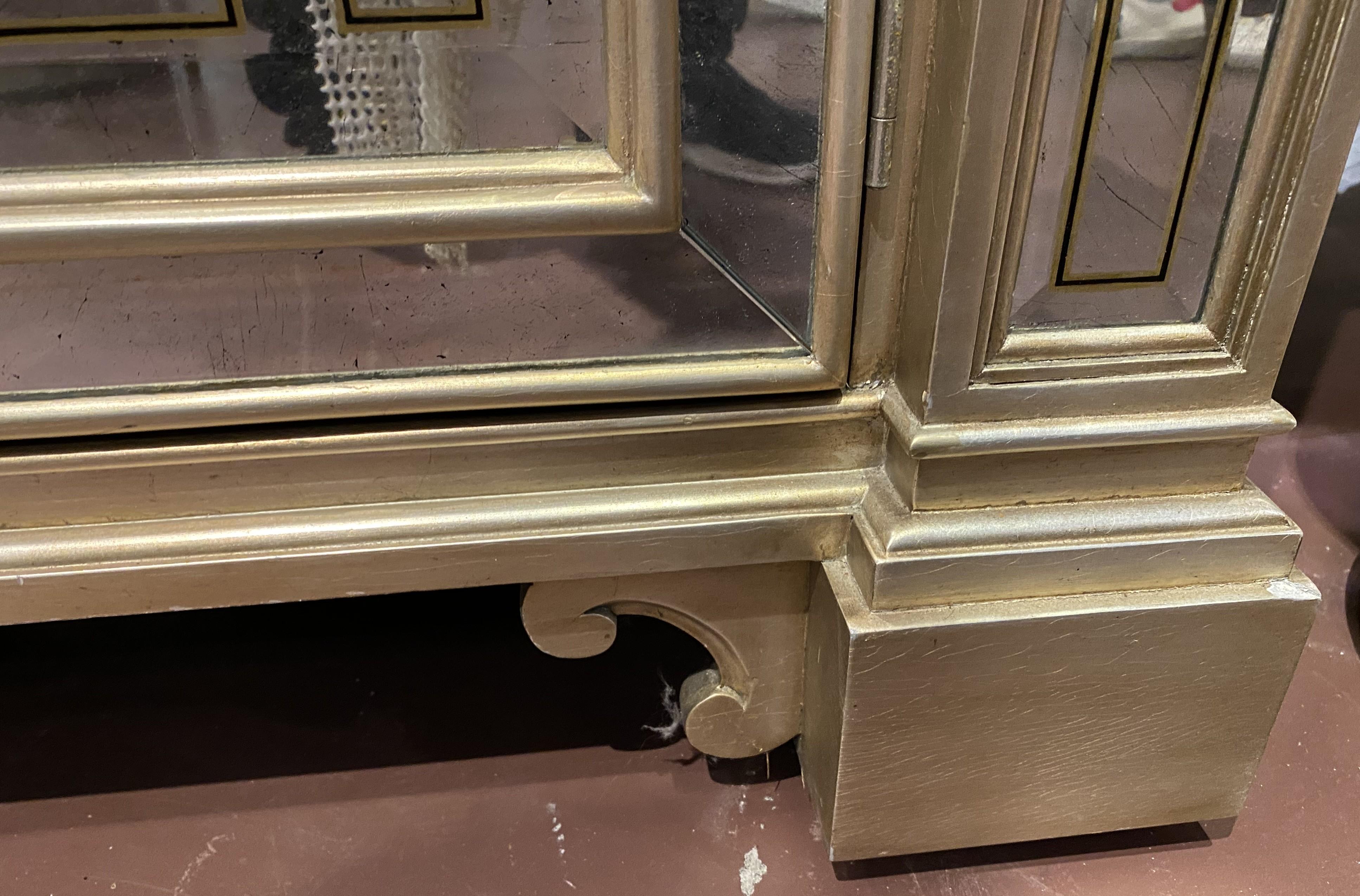 Armadio o console a specchio in stile Hollywood Regency in vendita 4