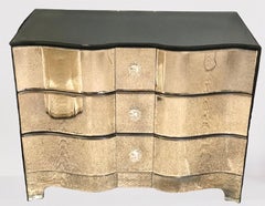 Verspiegelte Kommode im Hollywood-Regency-Stil, Kommode, Nachttisch von Lorin Marsh