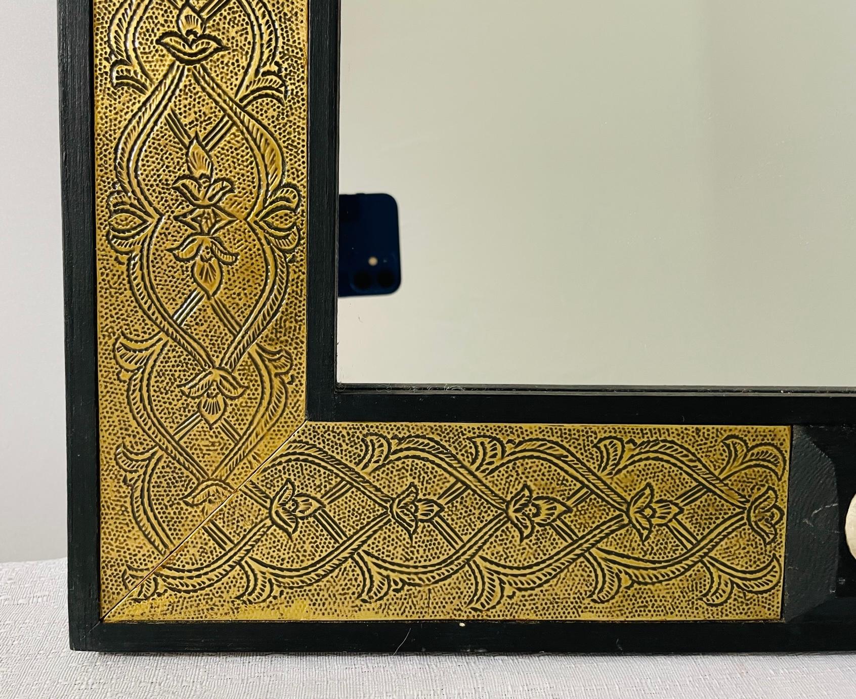 Hollywood Regency Style Moroccan Mirror in Brass and Wood Frame In Good Condition In Plainview, NY