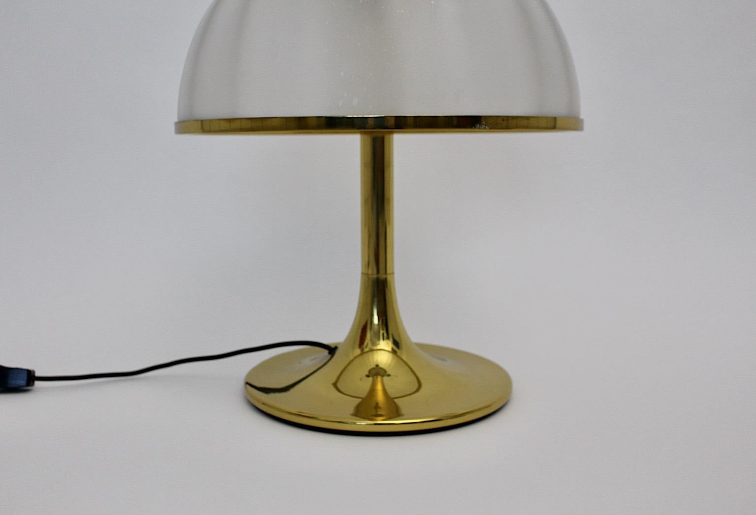 Hollywood Regency Style Mushroom Brass Glass Table Lamp 1970s Italy For Sale 3