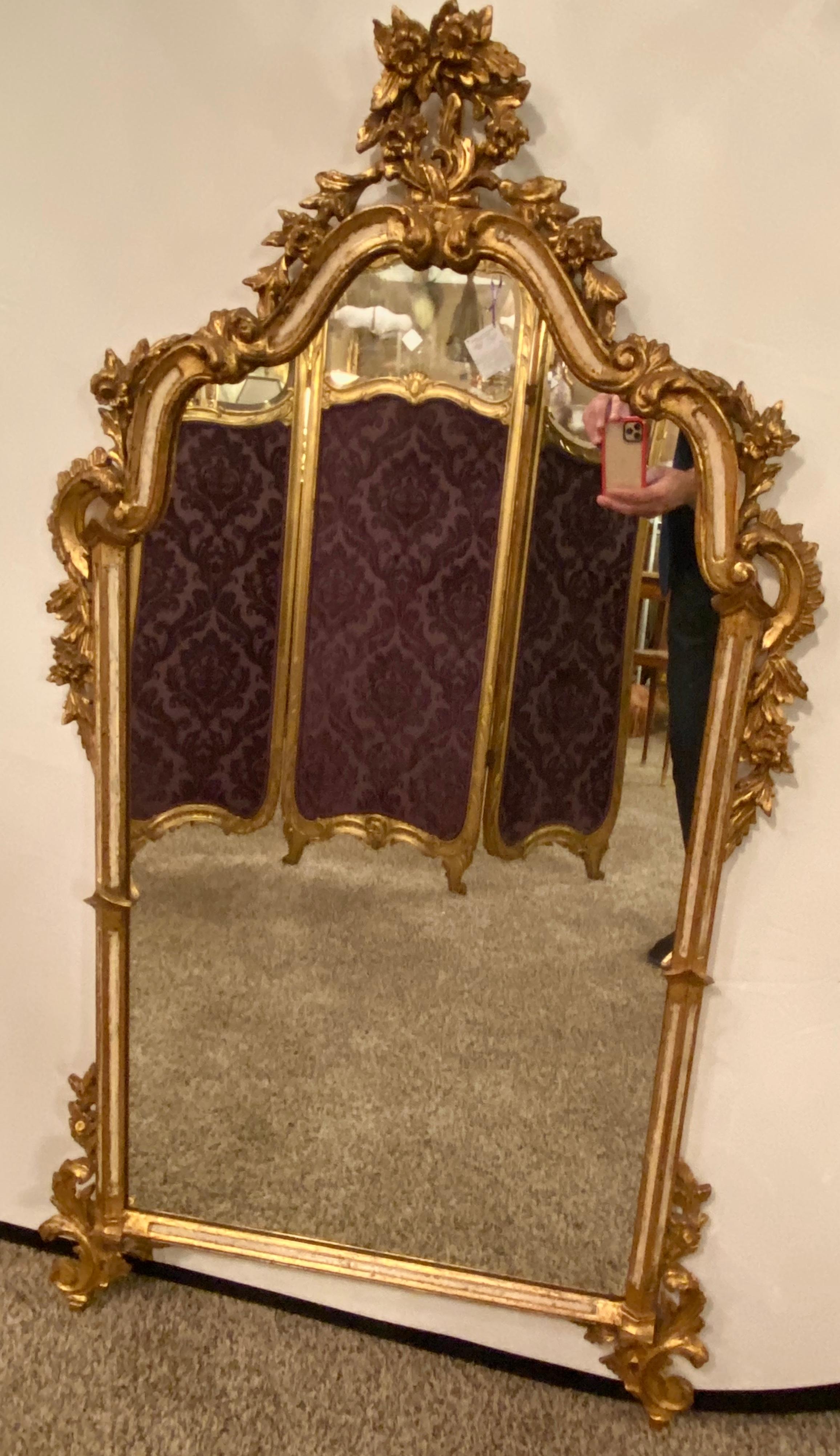 Hollywood Regency Style Painted and Parcel-Gilt Carved Wood Wall Mirror, Italy 4
