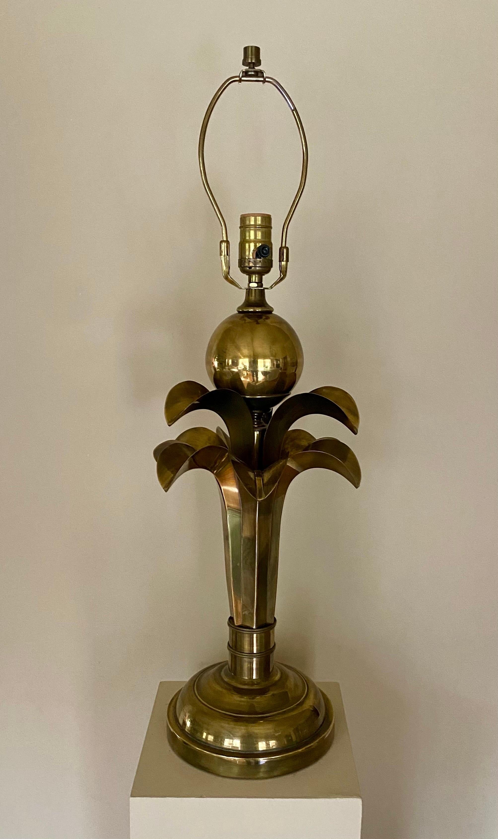 Hollywood Regency Style Palmenwedel Tischlampe aus Messing, 1970er Jahre  im Angebot 2