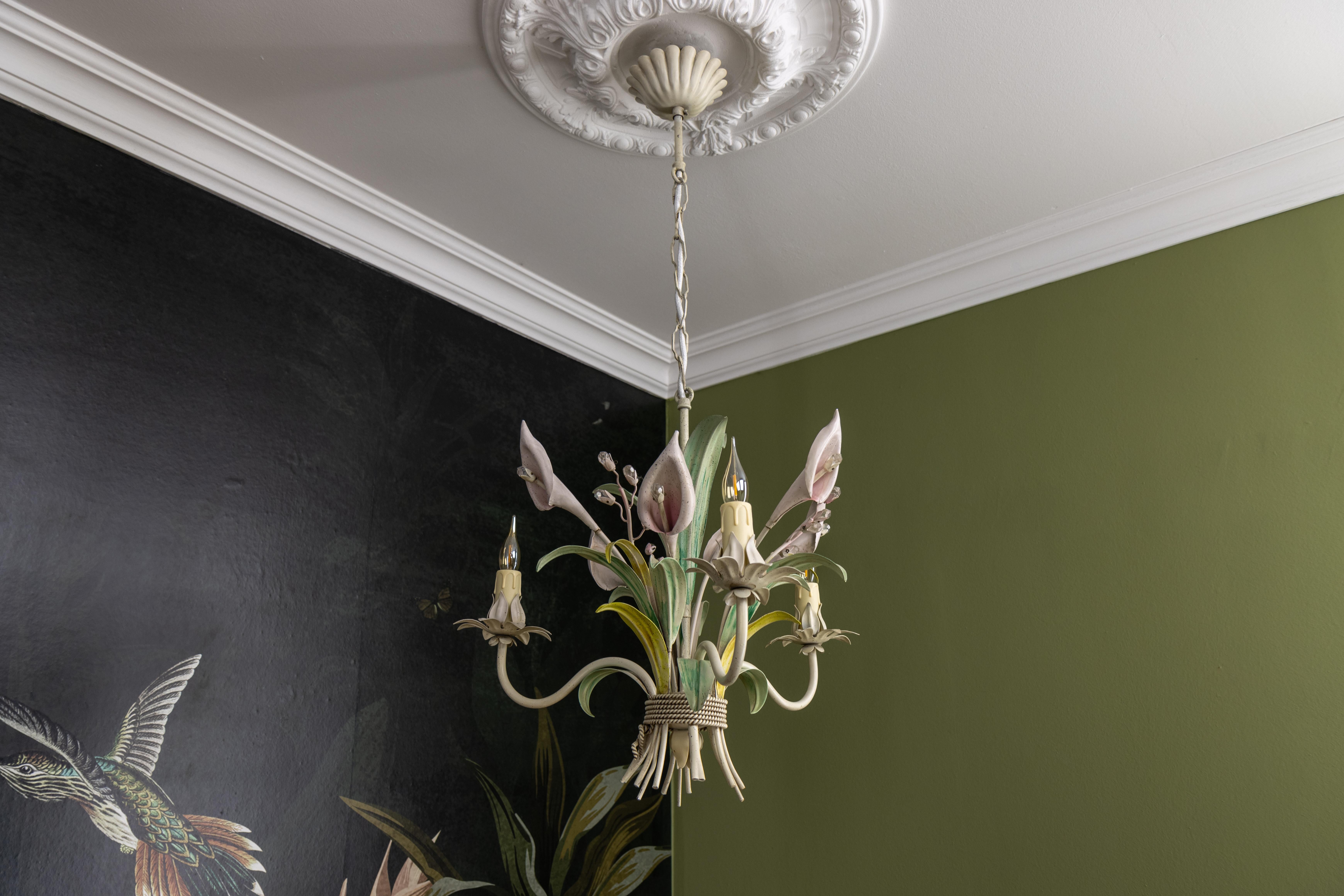 Hollywood Regency-Stil Pastellfarbener Callas Lily Blumenstrauß Metall-Kronleuchter, Hollywood Regency-Stil im Angebot 9