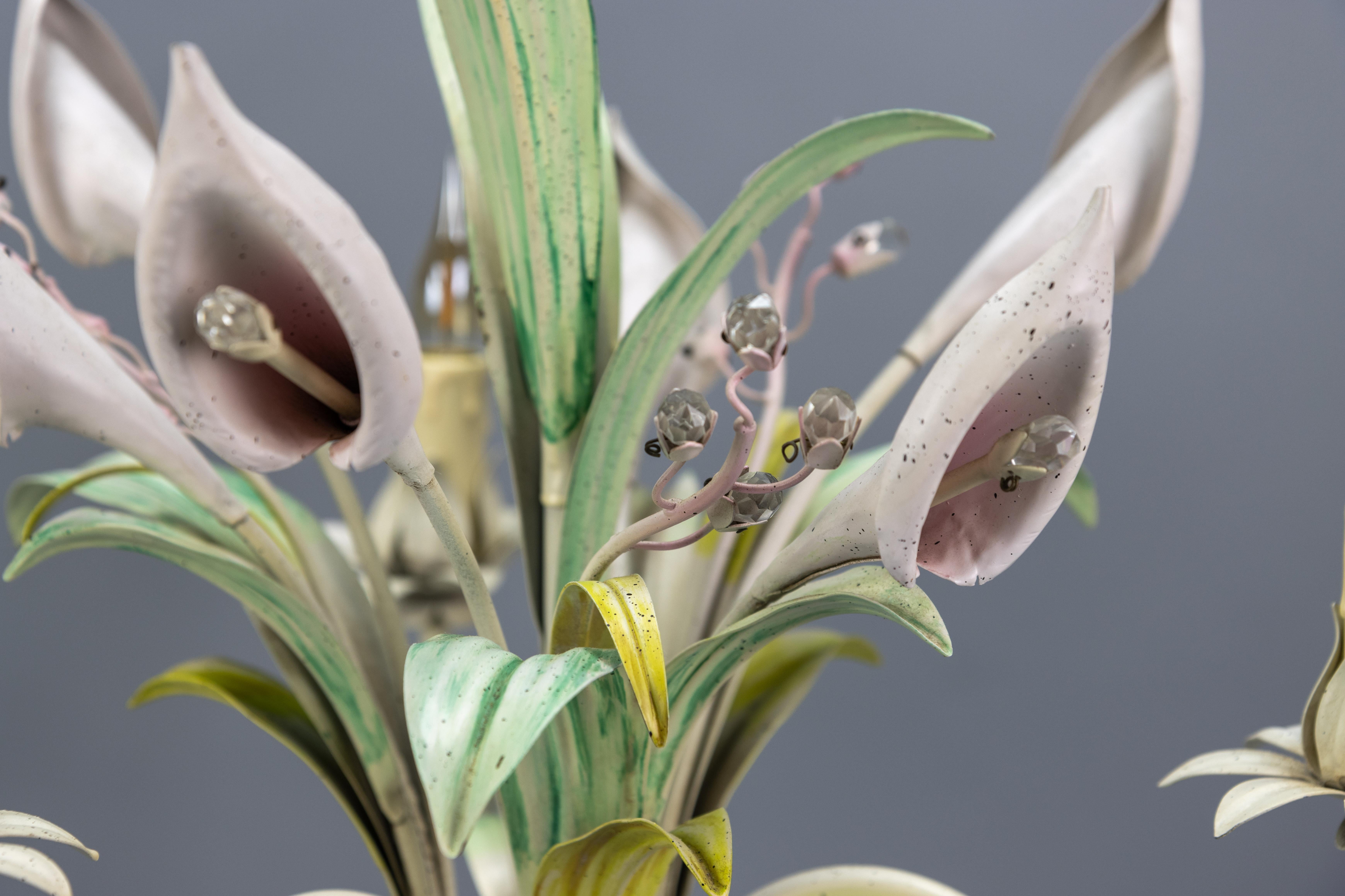 Hollywood Regency-Stil Pastellfarbener Callas Lily Blumenstrauß Metall-Kronleuchter, Hollywood Regency-Stil im Zustand „Gut“ im Angebot in Barntrup, DE