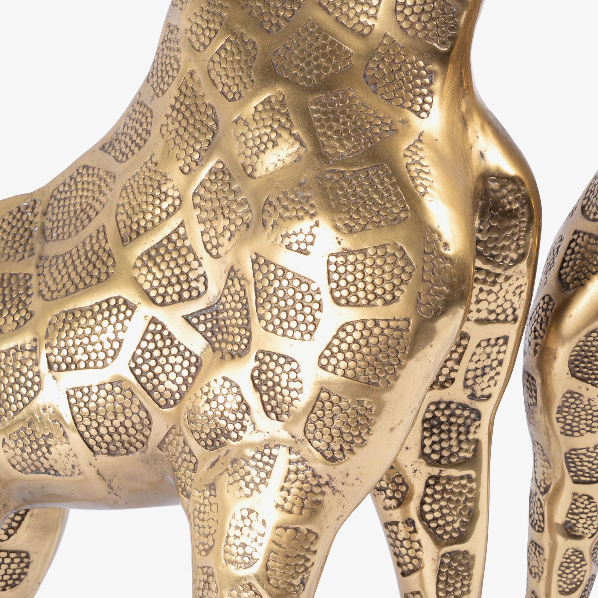 Sculture di giraffa in ottone lucido in stile Hollywood Regency, coppia in vendita 9