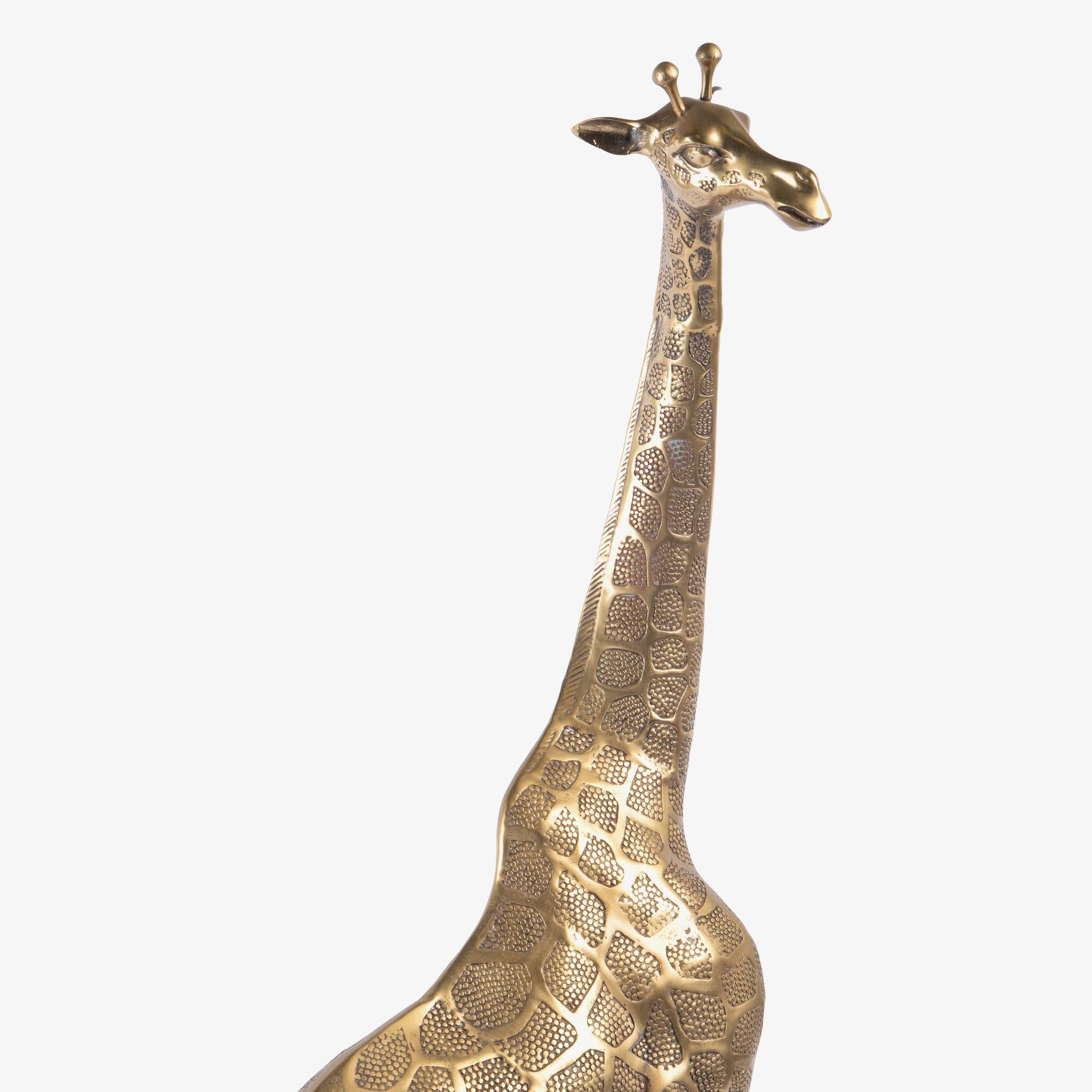 Sculture di giraffa in ottone lucido in stile Hollywood Regency, coppia in vendita 3