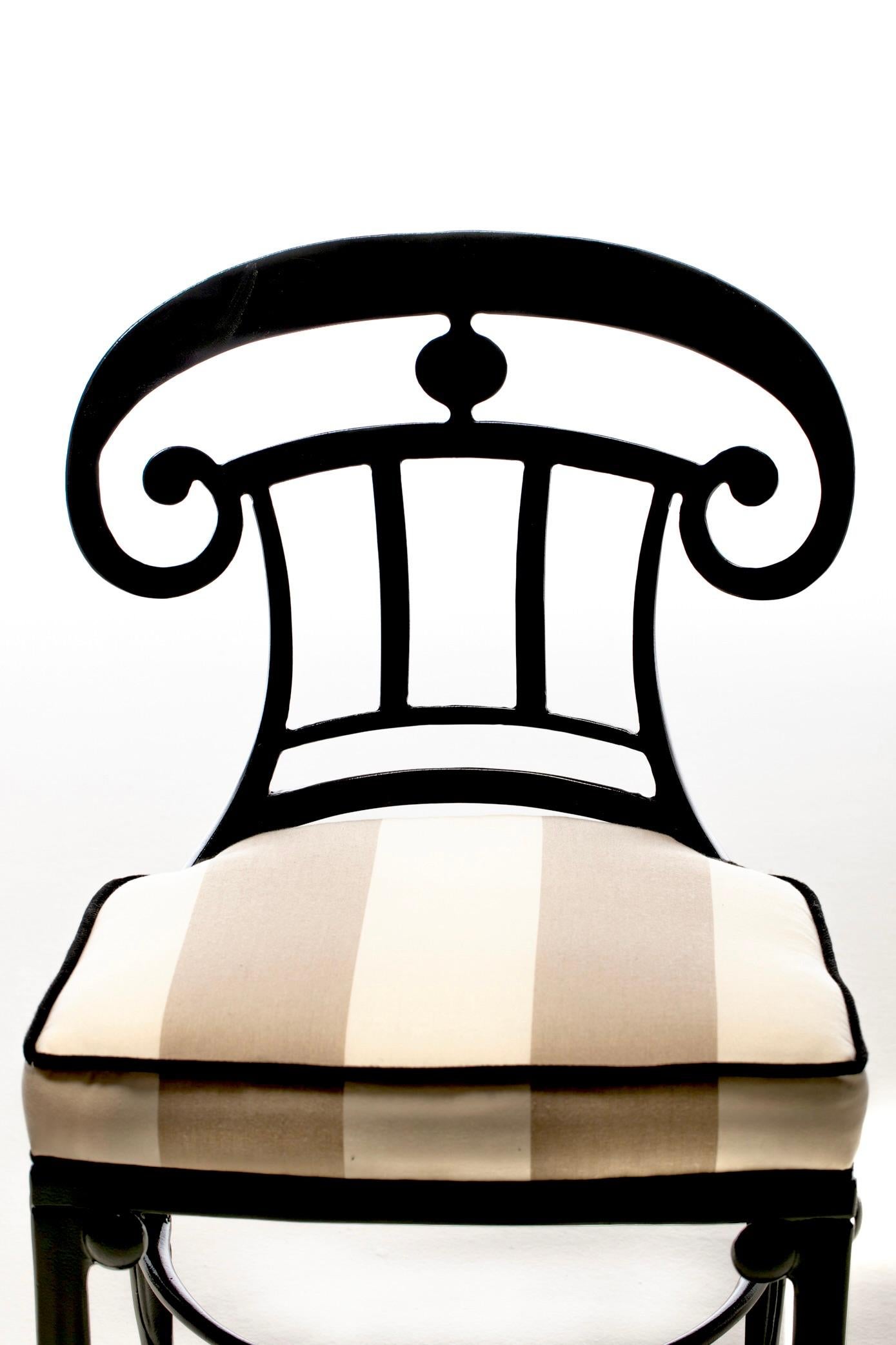 Hollywood Regency Style Set of 10 Indoor Outdoor Black Dining Chairs For Sale 5