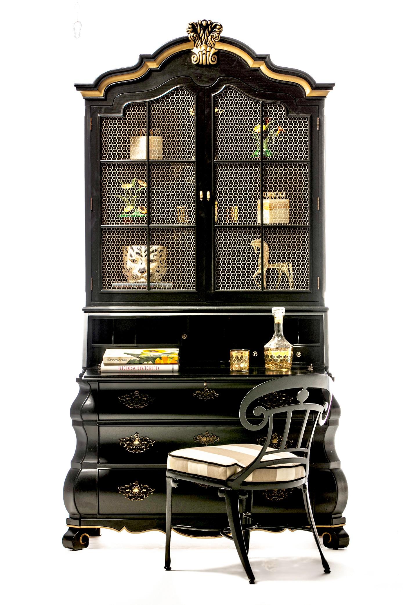 Juego de 12 Sillas de Comedor Negras de Interior y Exterior Estilo Hollywood Regency Regencia de Hollywood en venta