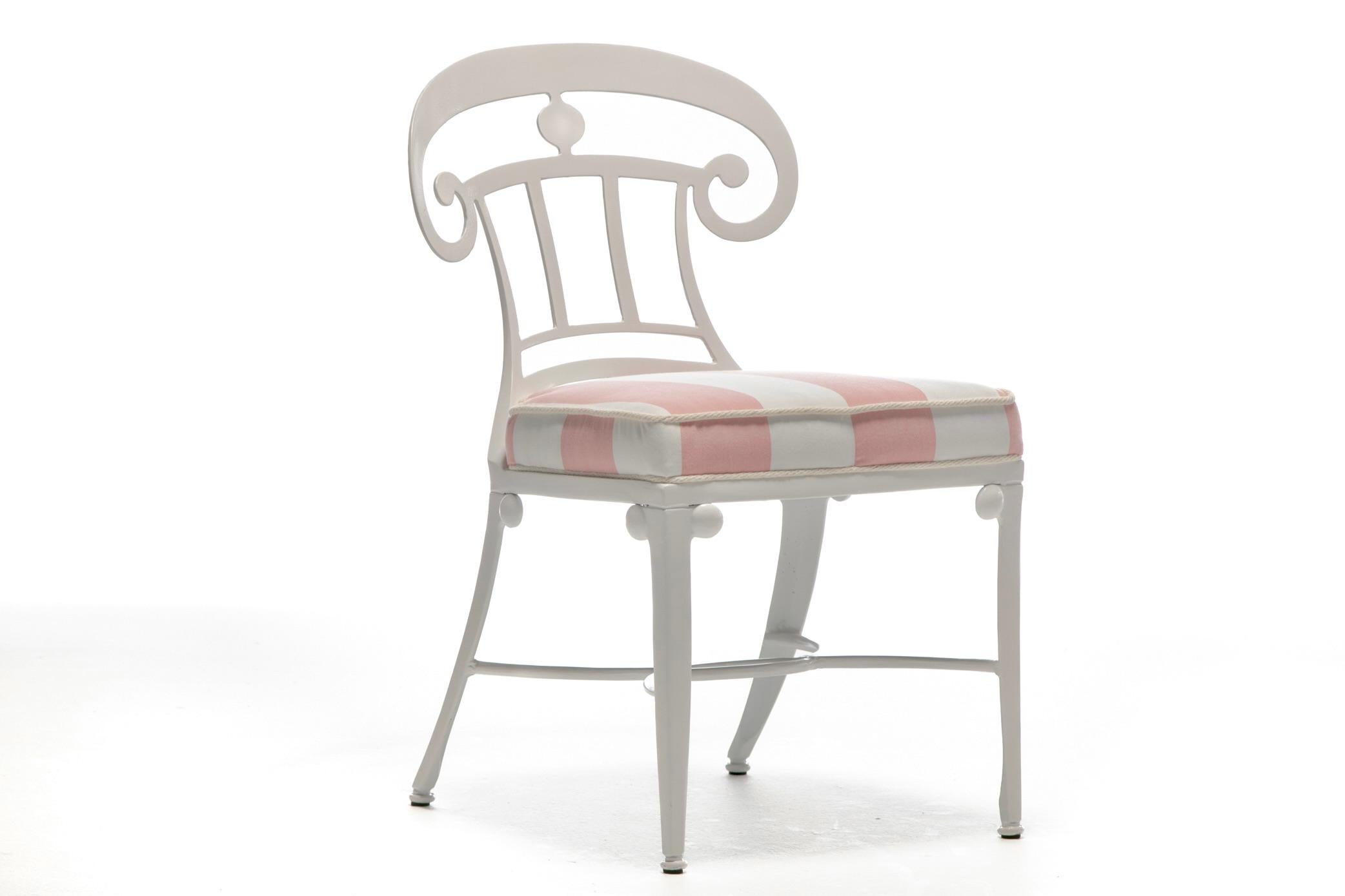 Juego de 6 Sillas de Comedor Blancas de Interior y Exterior Estilo Hollywood Regency en venta 5