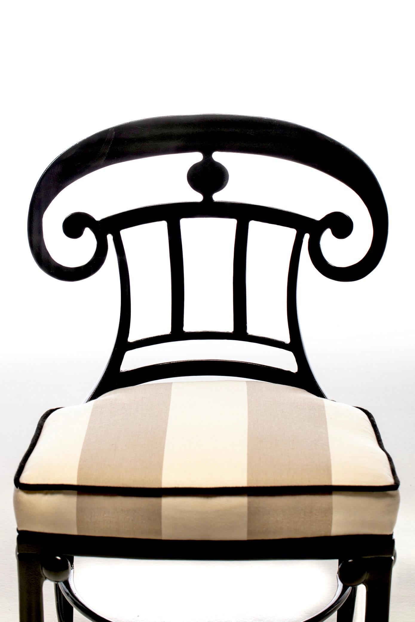 Hollywood Regency Style Set of 8 Indoor Outdoor Black Dining Chairs For Sale 5