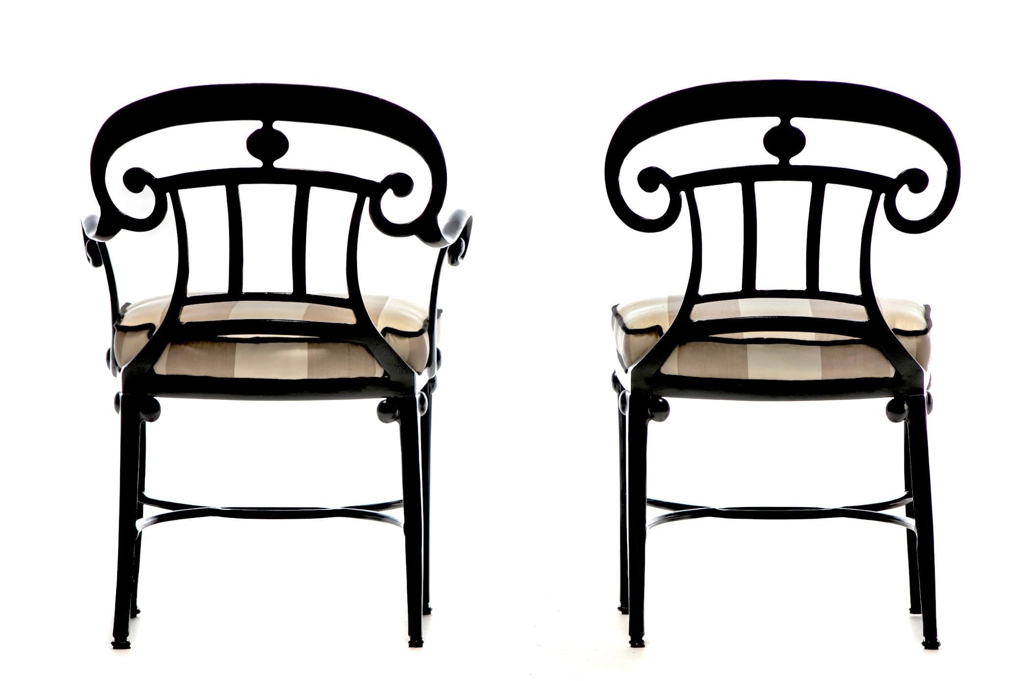Hollywood Regency Style Set of 8 Indoor Outdoor Black Dining Chairs In Good Condition For Sale In Saint Louis, MO