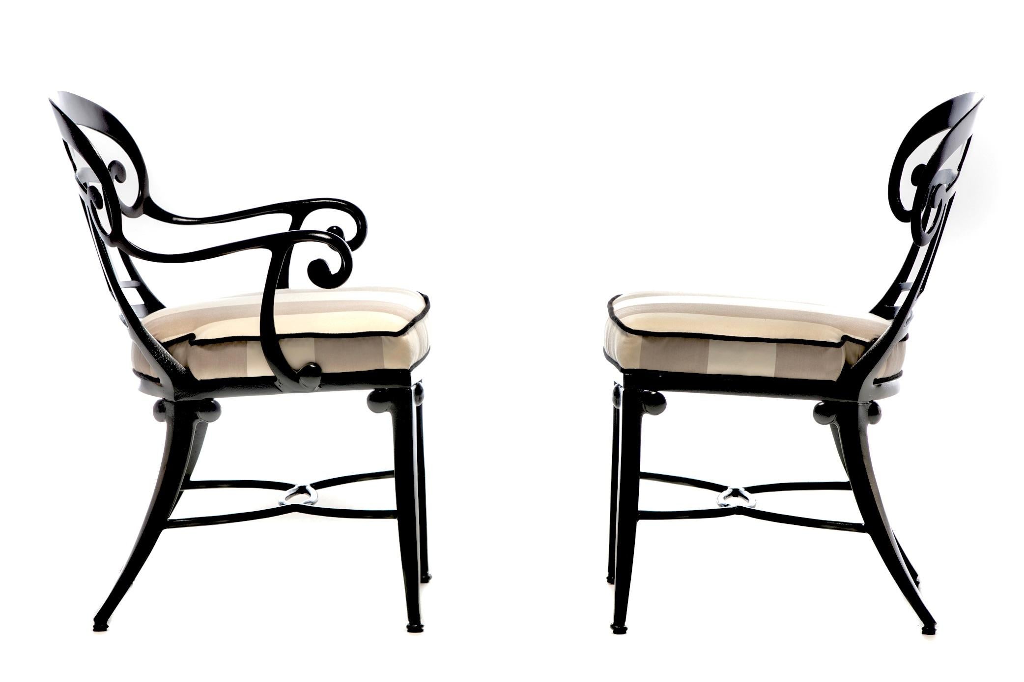 20th Century Hollywood Regency Style Set of 8 Indoor Outdoor Black Dining Chairs For Sale