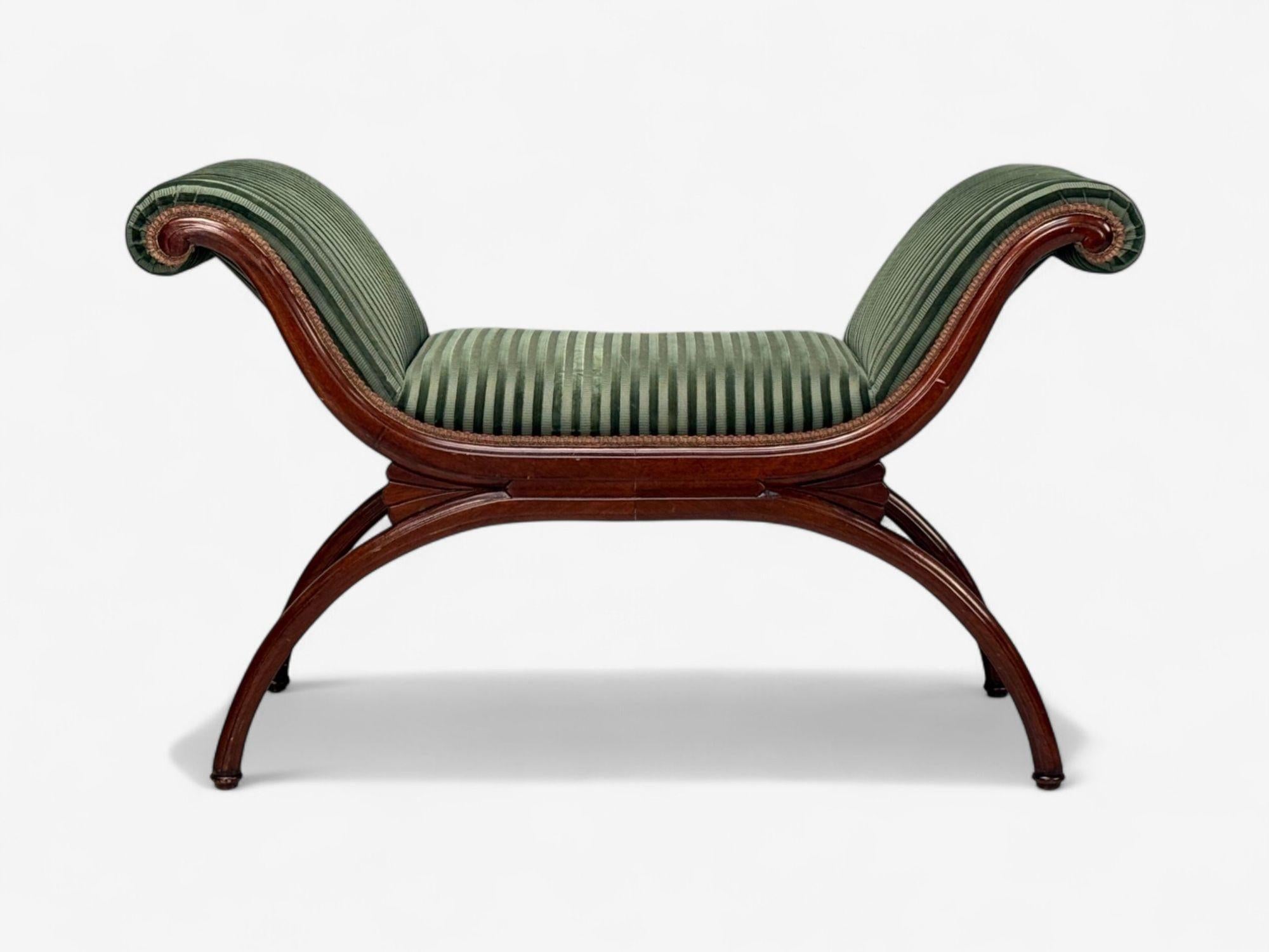 Panche in stile Hollywood Regency, legno tinto, Greene & Greene, USA, anni '80 In condizioni buone in vendita a Manhasset, NY