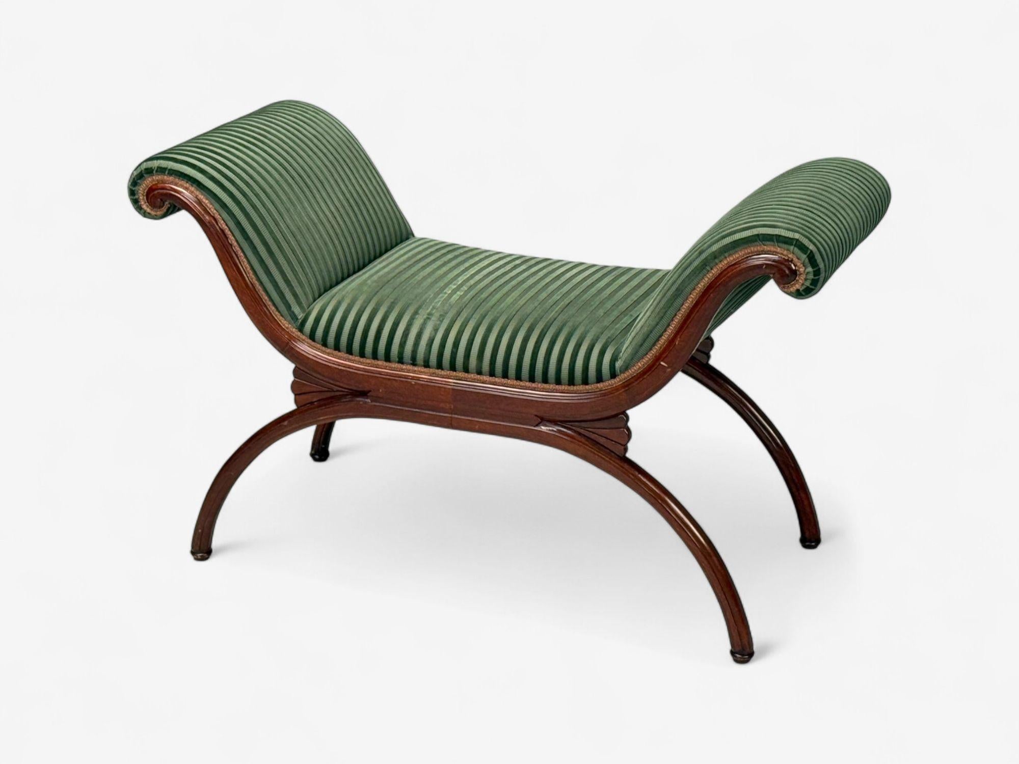 Fine XX secolo Panche in stile Hollywood Regency, legno tinto, Greene & Greene, USA, anni '80 in vendita