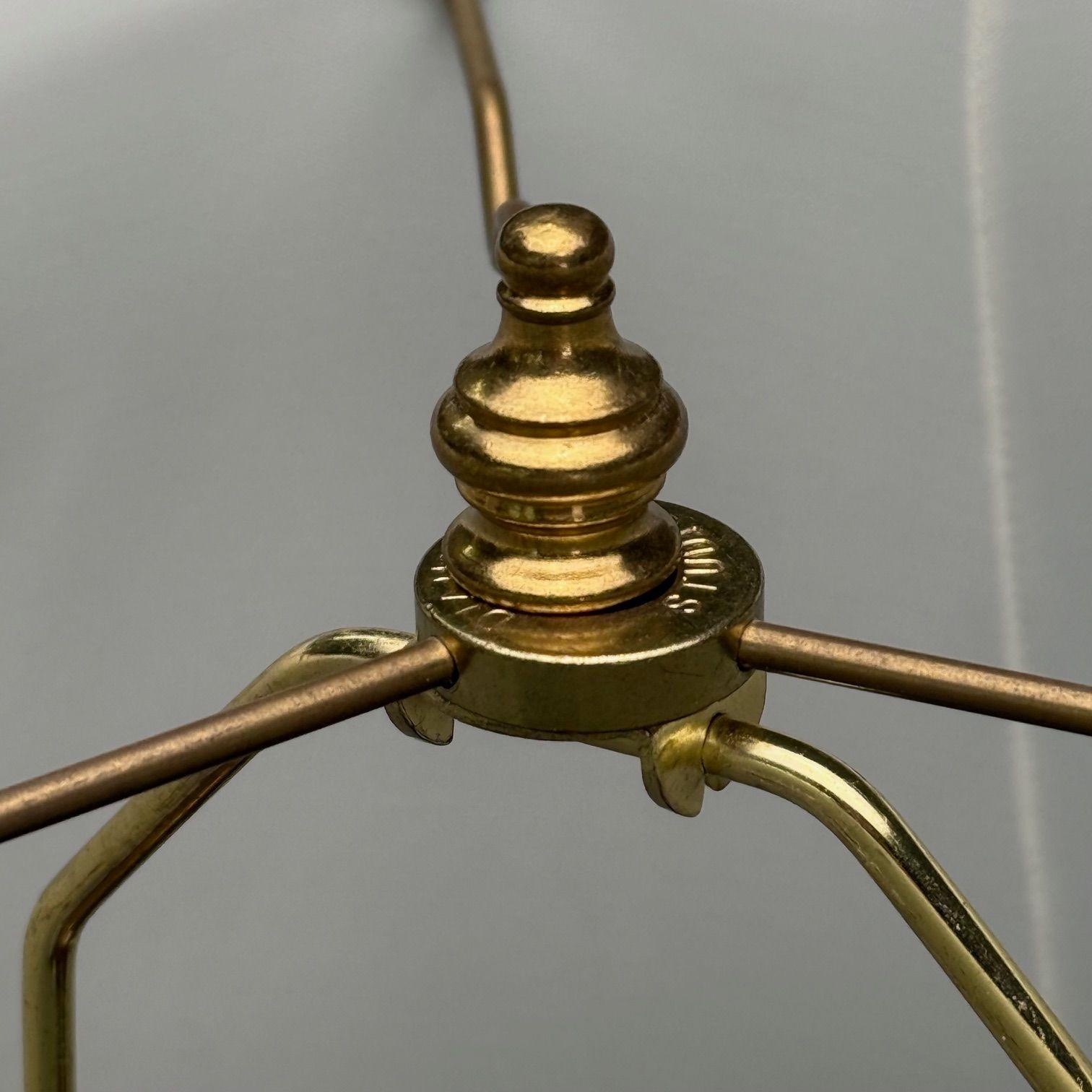 Lampes de table de style Hollywood Regency, cristal cannelé, métal doré, États-Unis, années 1980 en vente 2