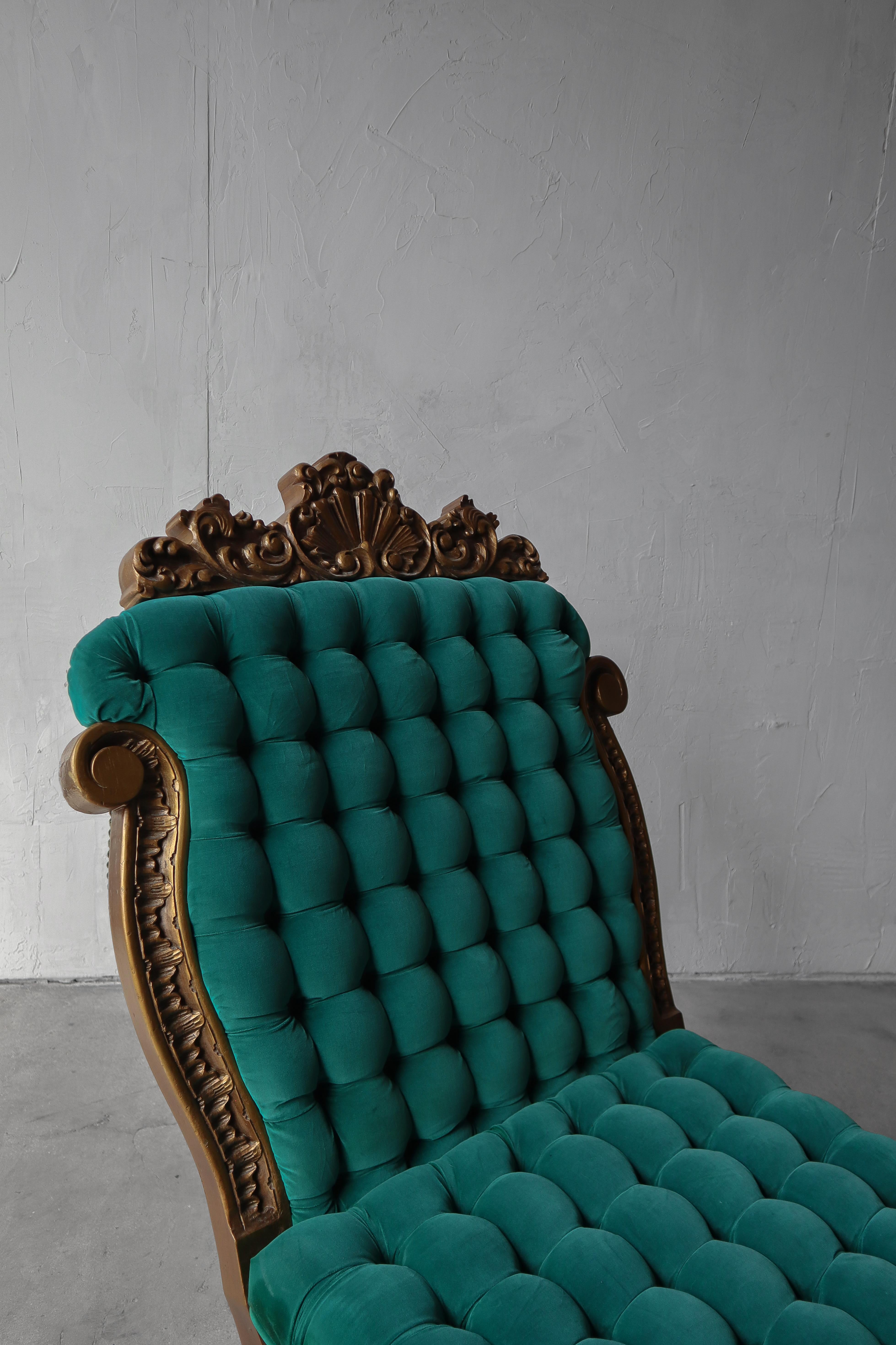 Hollywood Regency Style Tufted Velvet Chaise For Sale 1
