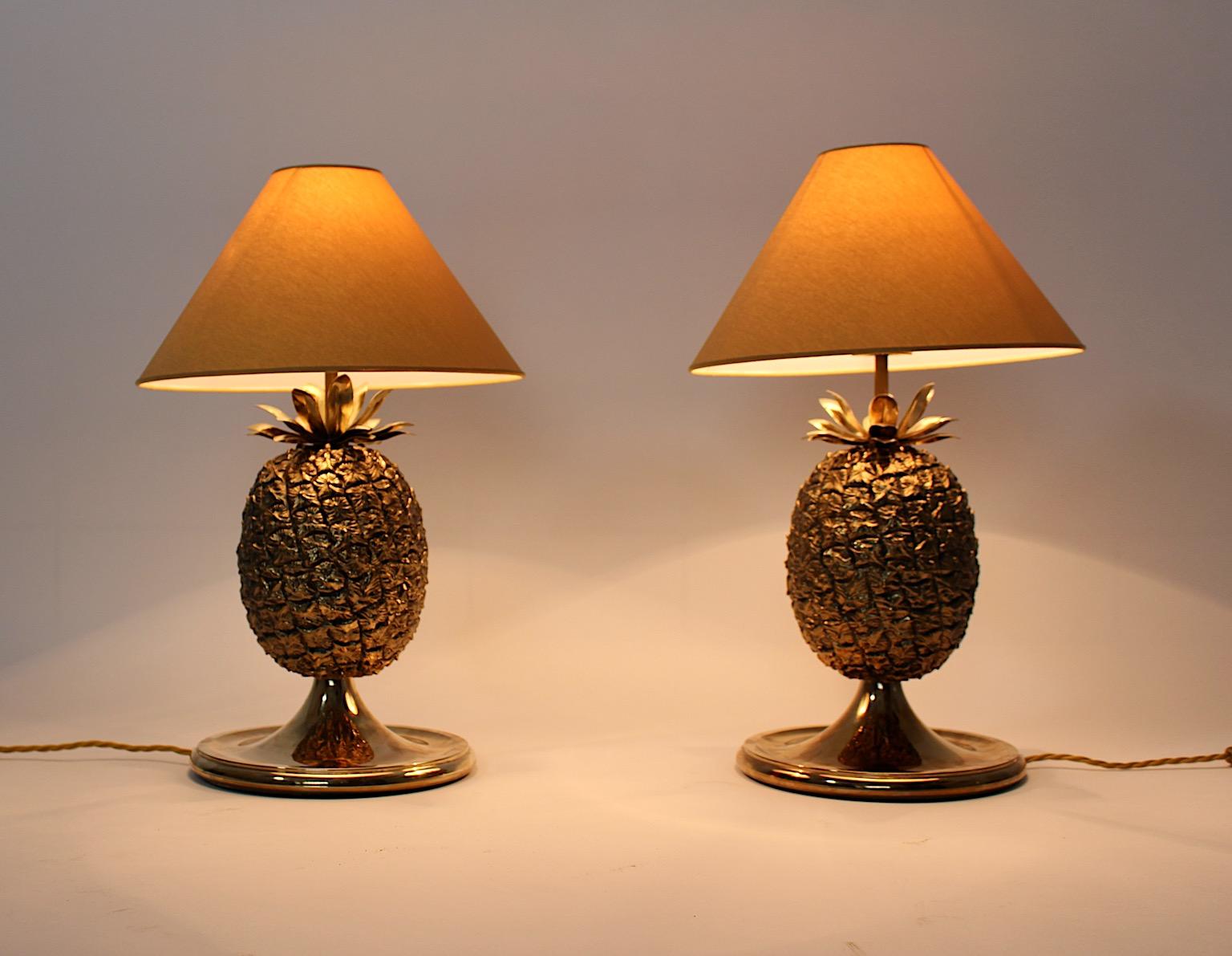 20th Century Hollywood Regency Style Vintage Brass Organic Pineapple Table Lamps Pair 1970s  For Sale