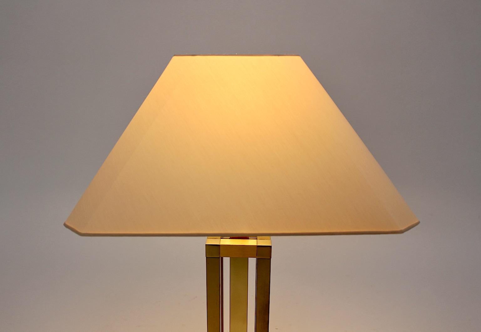 Lámpara de mesa de latón vintage estilo Hollywood Regency Romeo Rega, Italia, años 70 en venta 7