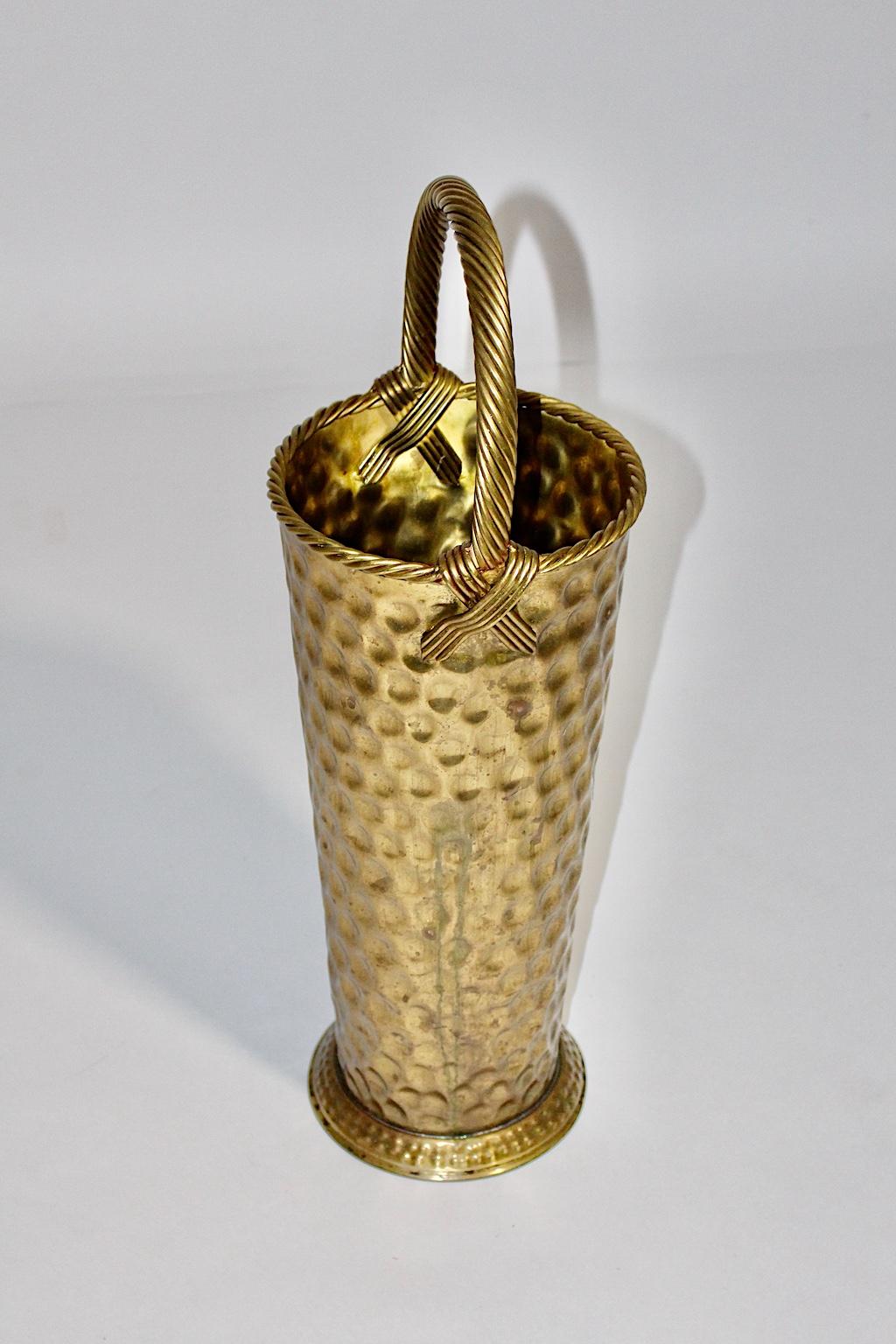 Hammered Hollywood Regency Style Vintage Brass Umbrella Stand, 1970s, Italy
