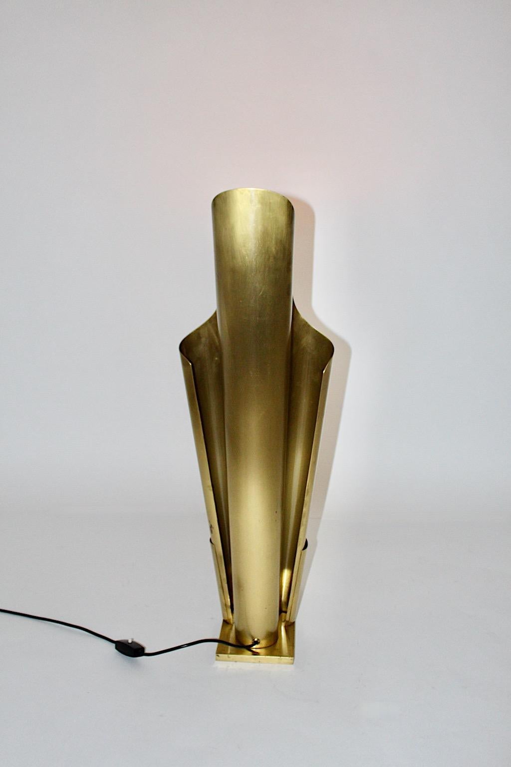 Hollywood Regency Style Vintage Cascade Brass Floor Lamp 1960s For Sale 12