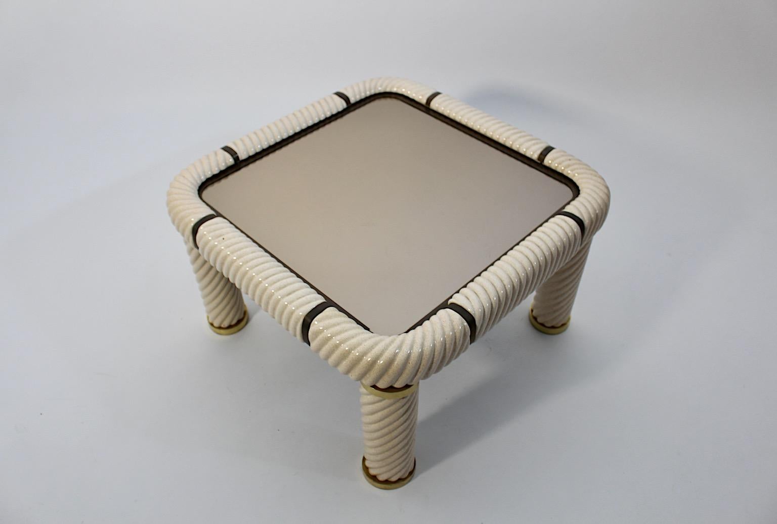 Hollywood Regency-Stil Vintage-Couchtisch aus Keramik und Messing Tommaso Barbi Italien im Angebot 7