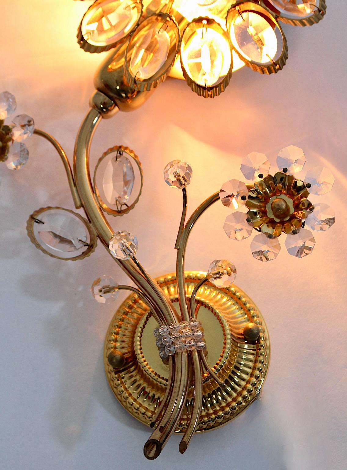 Hollywood Regency Style Vintage Solo Flower Sconce Gilt Brass Crystal Palwa 1960 For Sale 9