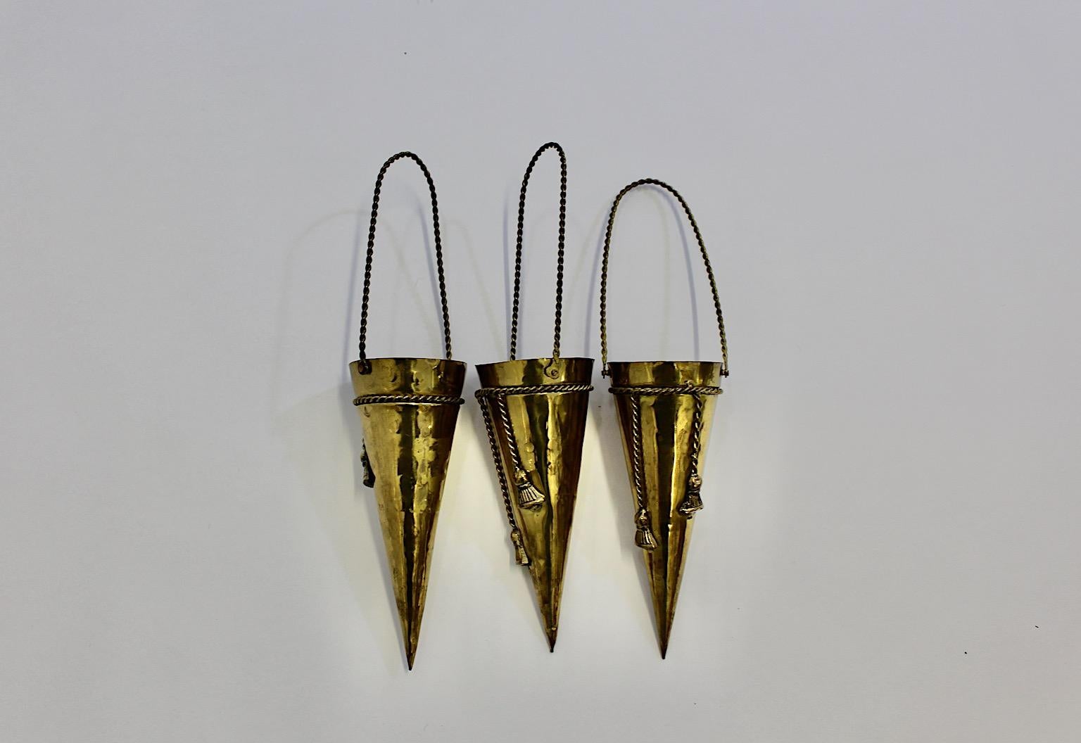 Hollywood Regency Style Vintage Three Cones Brass Wall Vessel Vases 1950s France For Sale 2