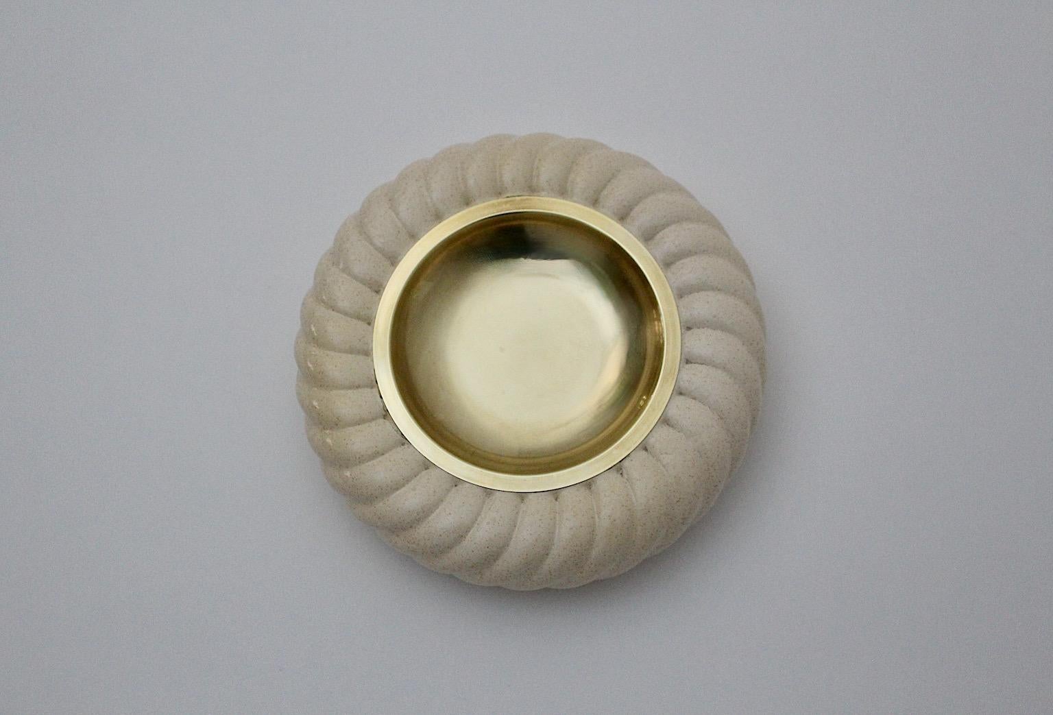 Italian Hollywood Regency Style Vintage White Ceramic Brass Bowl Catchall Tommaso Barbi  For Sale