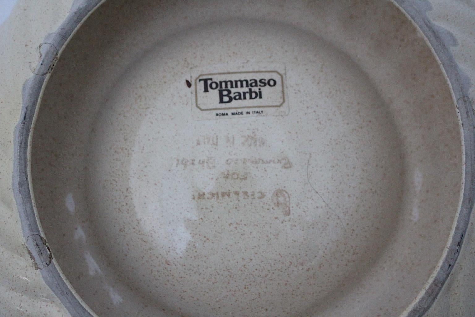 Hollywood Regency Style Vintage White Ceramic Brass Bowl Catchall Tommaso Barbi  For Sale 2