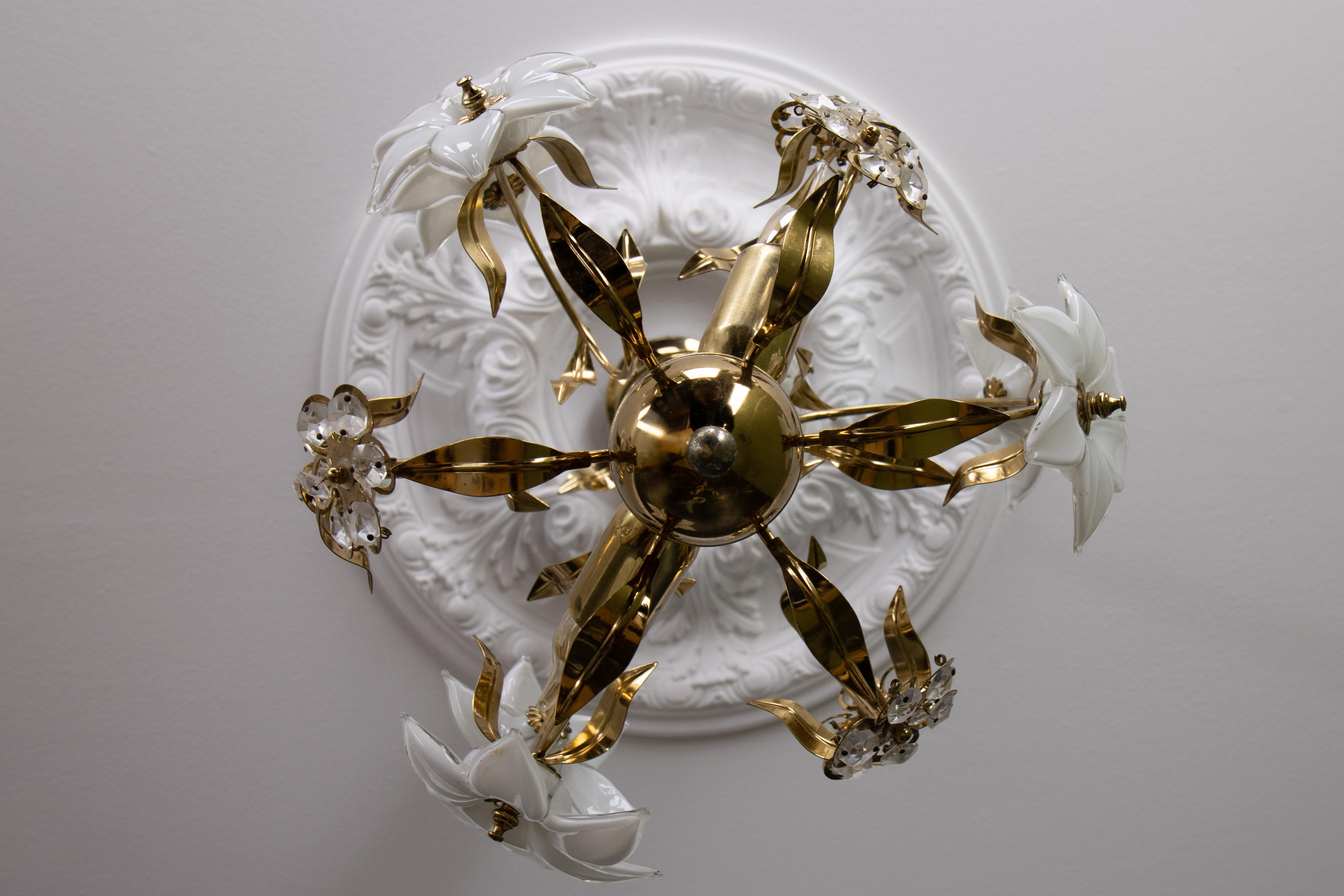 Lampadario in vetro di Murano bianco e metallo in stile Hollywood Regency, Italia in vendita 5