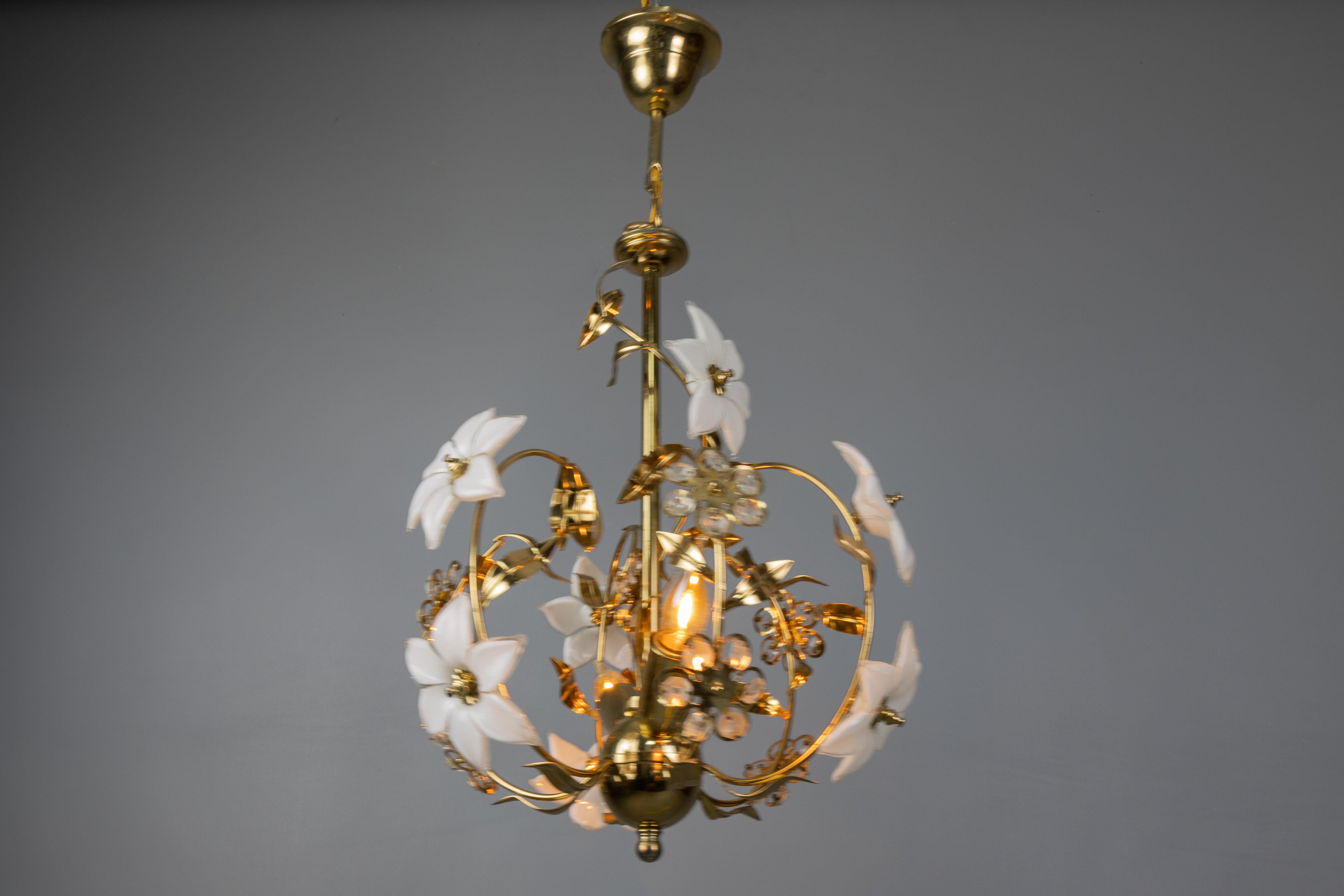 Lampadario in vetro di Murano bianco e metallo in stile Hollywood Regency, Italia in vendita 7