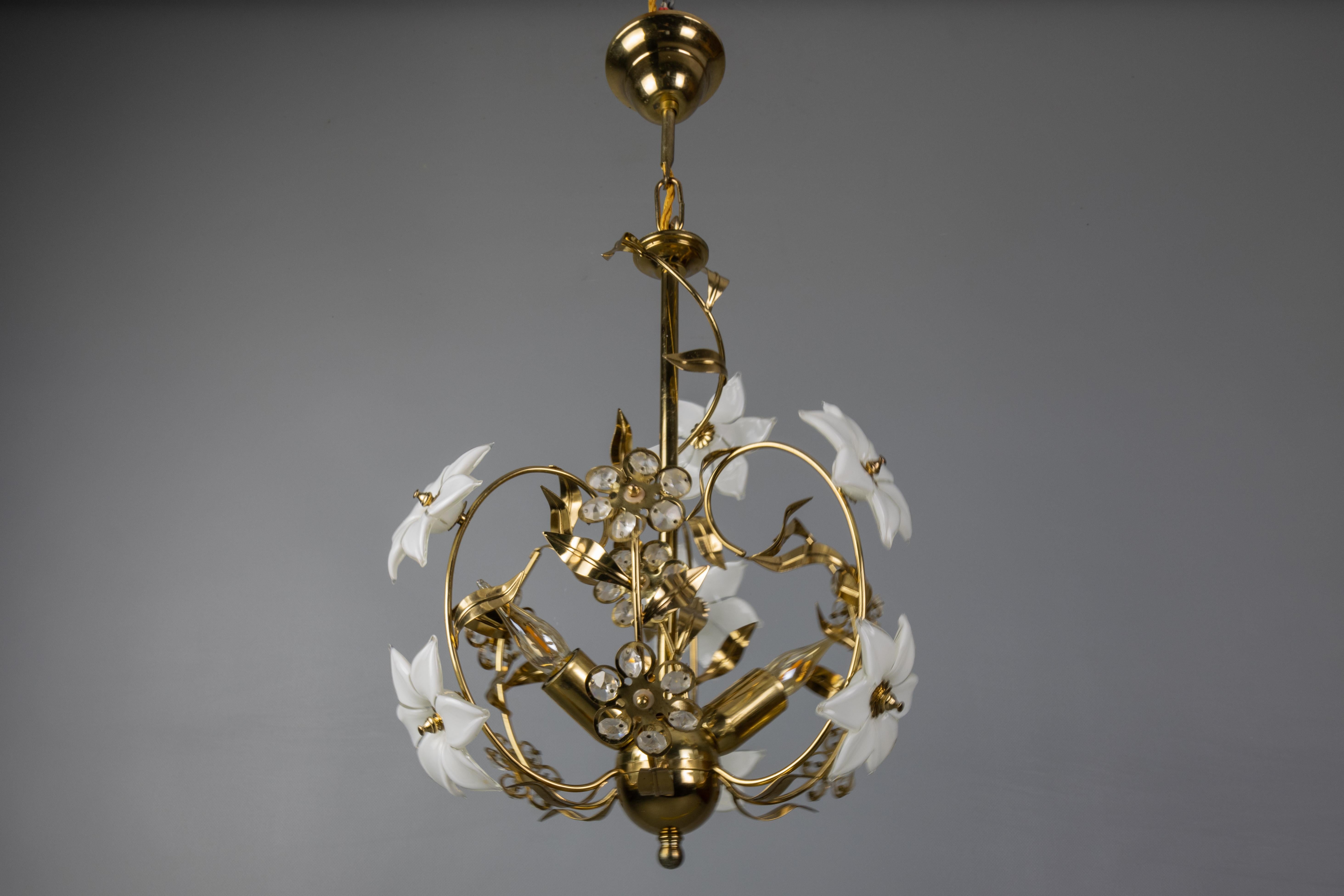 Lampadario in vetro di Murano bianco e metallo in stile Hollywood Regency, Italia in vendita 8