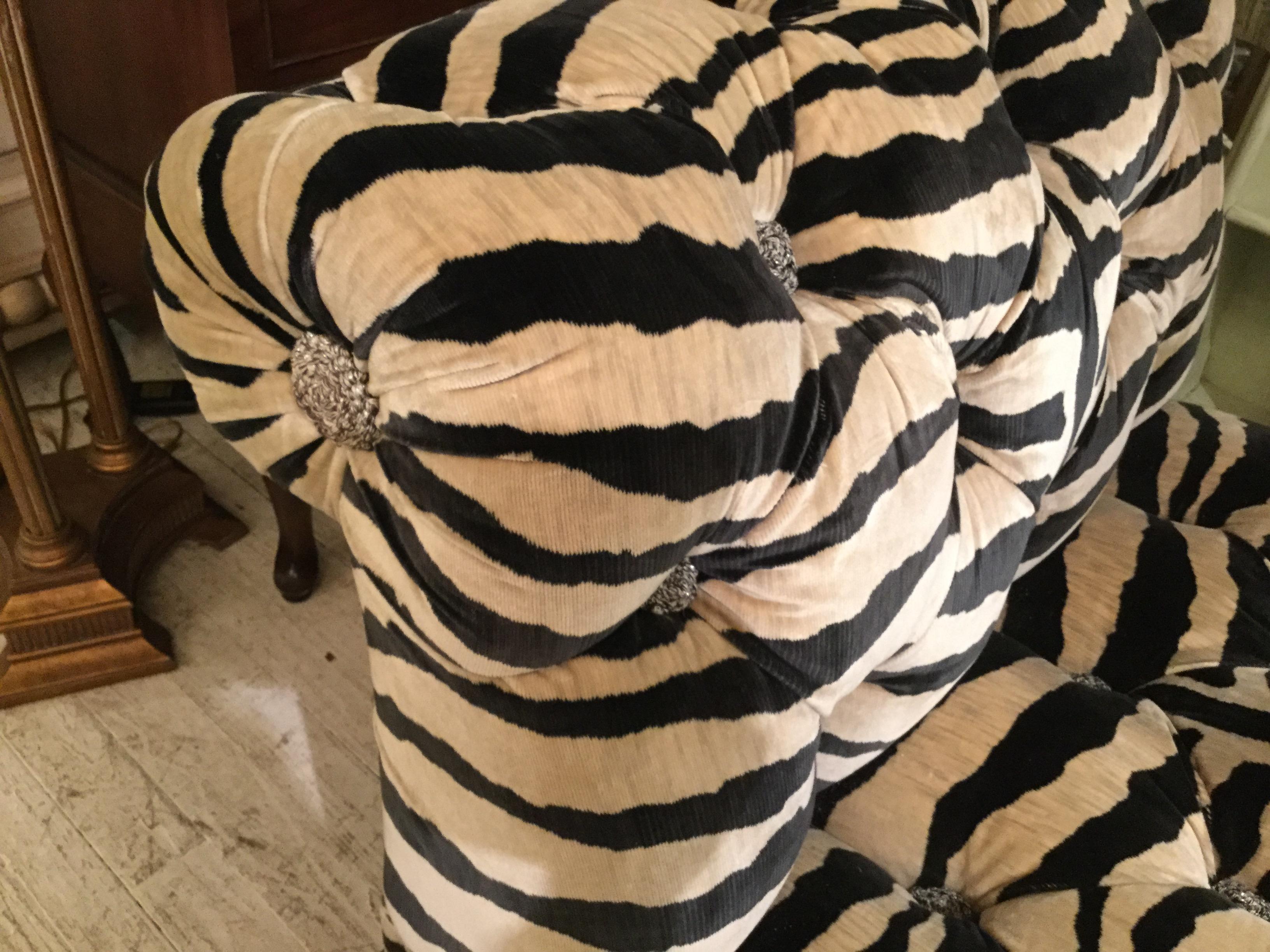 Hollywood Regency Style Zebra Print Velvet Chaise In Good Condition In Livingston, NJ