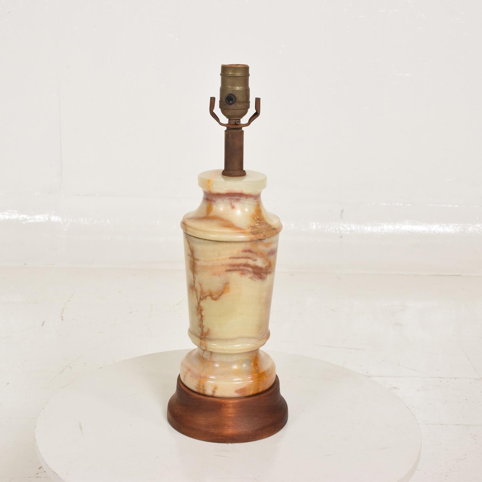 Mid-20th Century Hollywood Regency Table Lamp in Alabaster with Wood Base