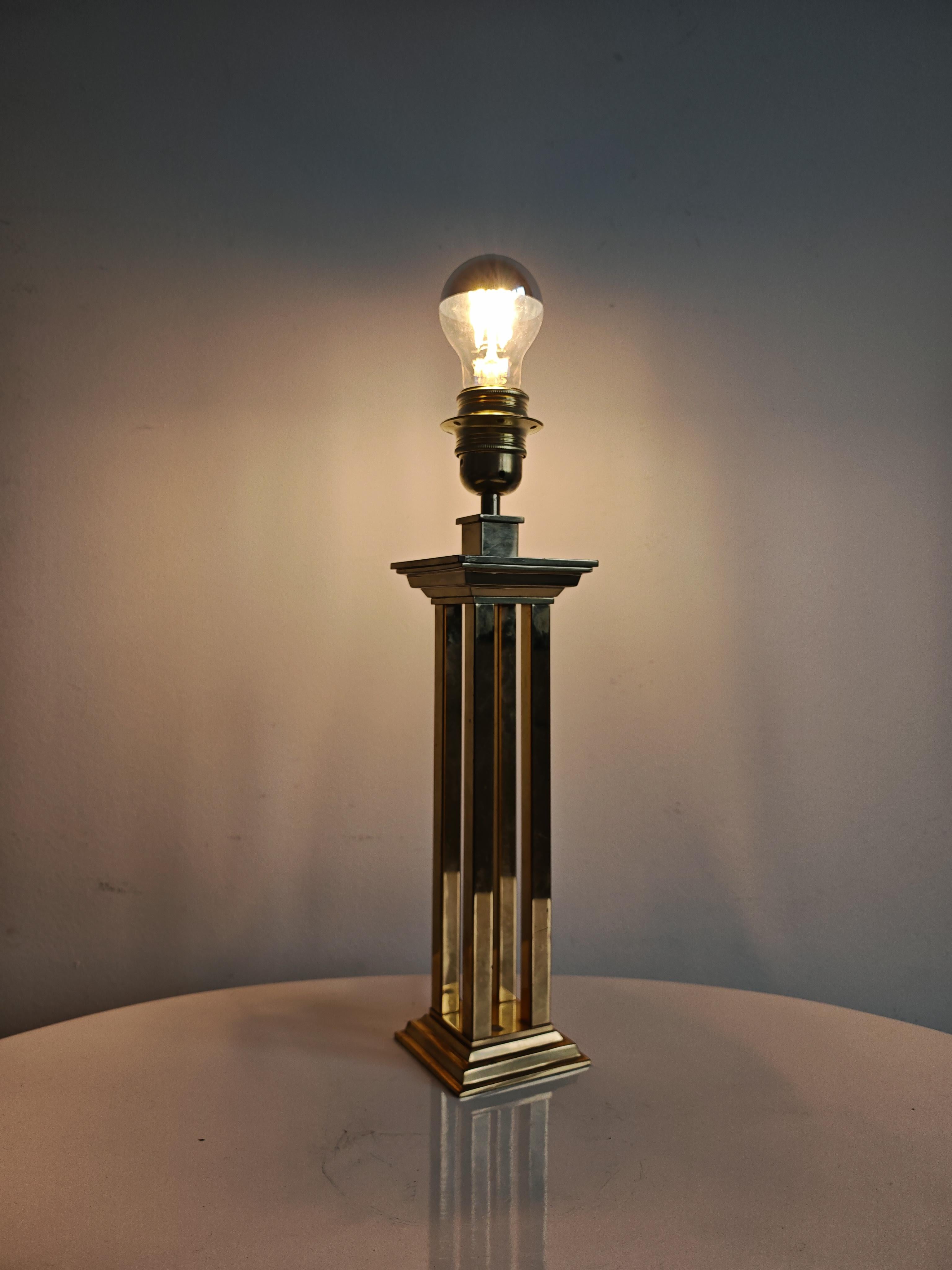 Lámpara de mesa Hollywood Regency de latón dorado al estilo de Willy Rizzo, Italia Años 60 en Bueno estado para la venta en Beograd, RS