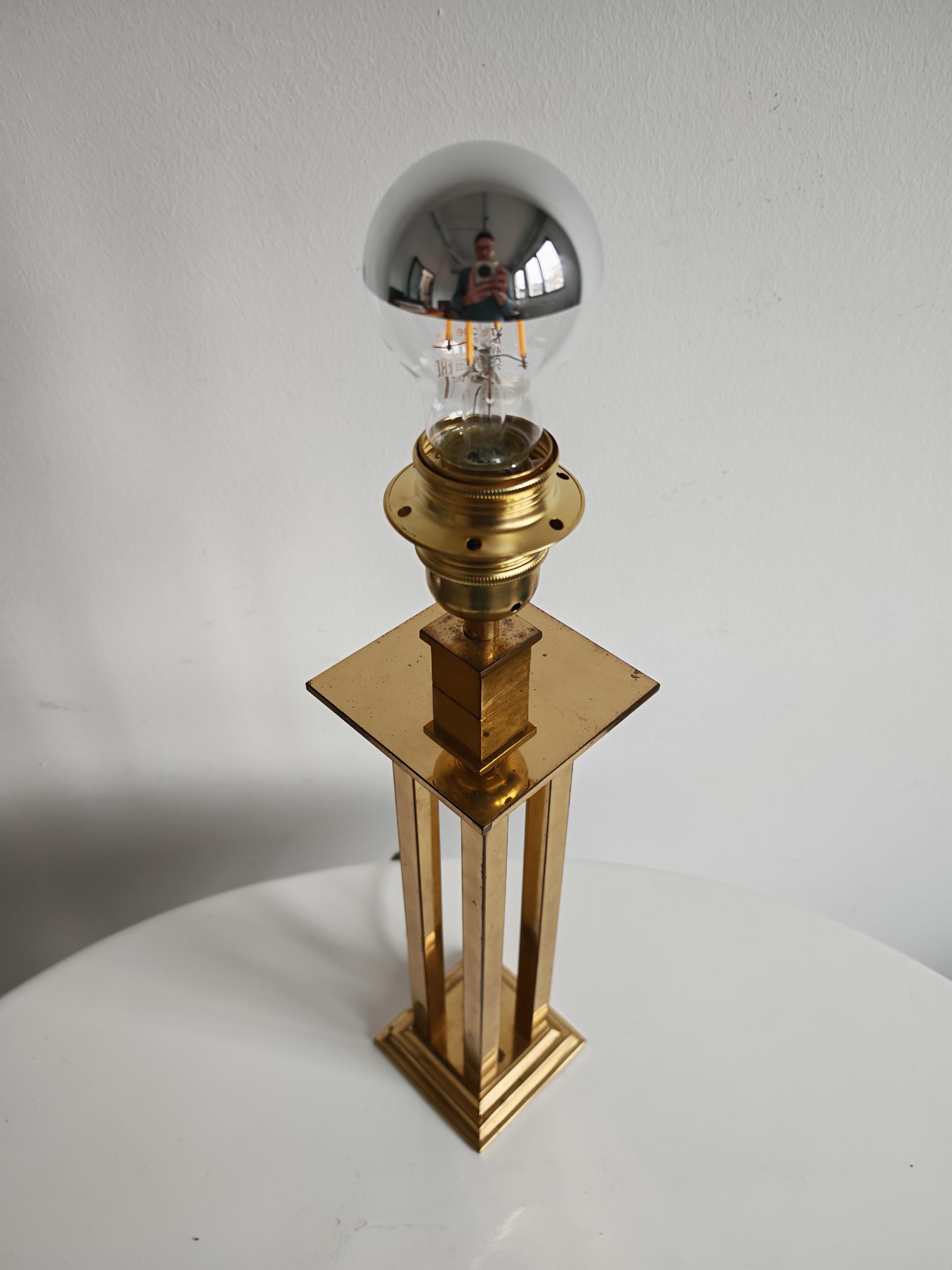 Lámpara de mesa Hollywood Regency de latón dorado al estilo de Willy Rizzo, Italia Años 60 en venta 1